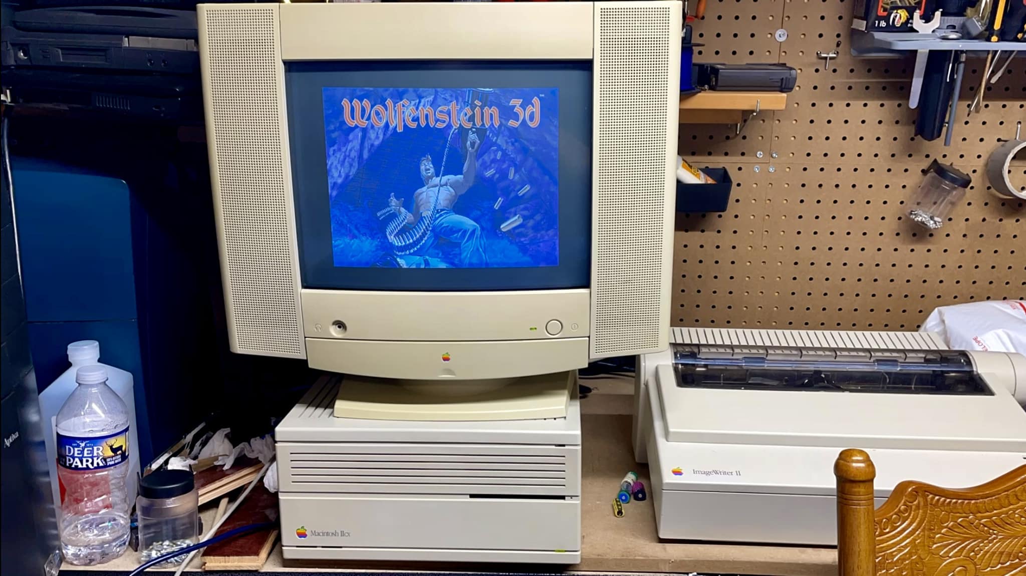 October 19, 1992: Apple launches the Mac IIvx, the first Macintosh