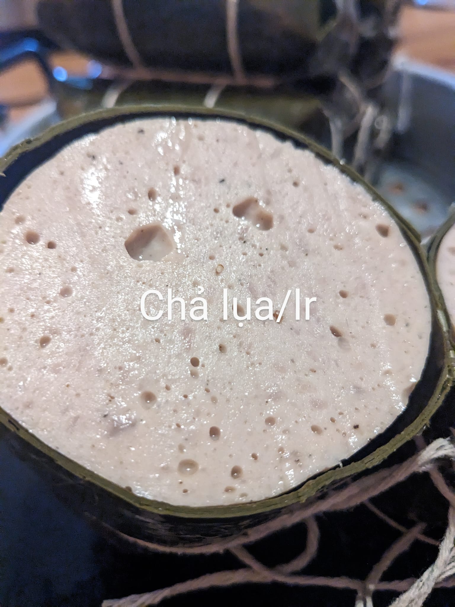 Liên Ròm - CHẢ LỤA/GIÒ LỤA Mới làm 11 cây chả lụa xong,... | Facebook