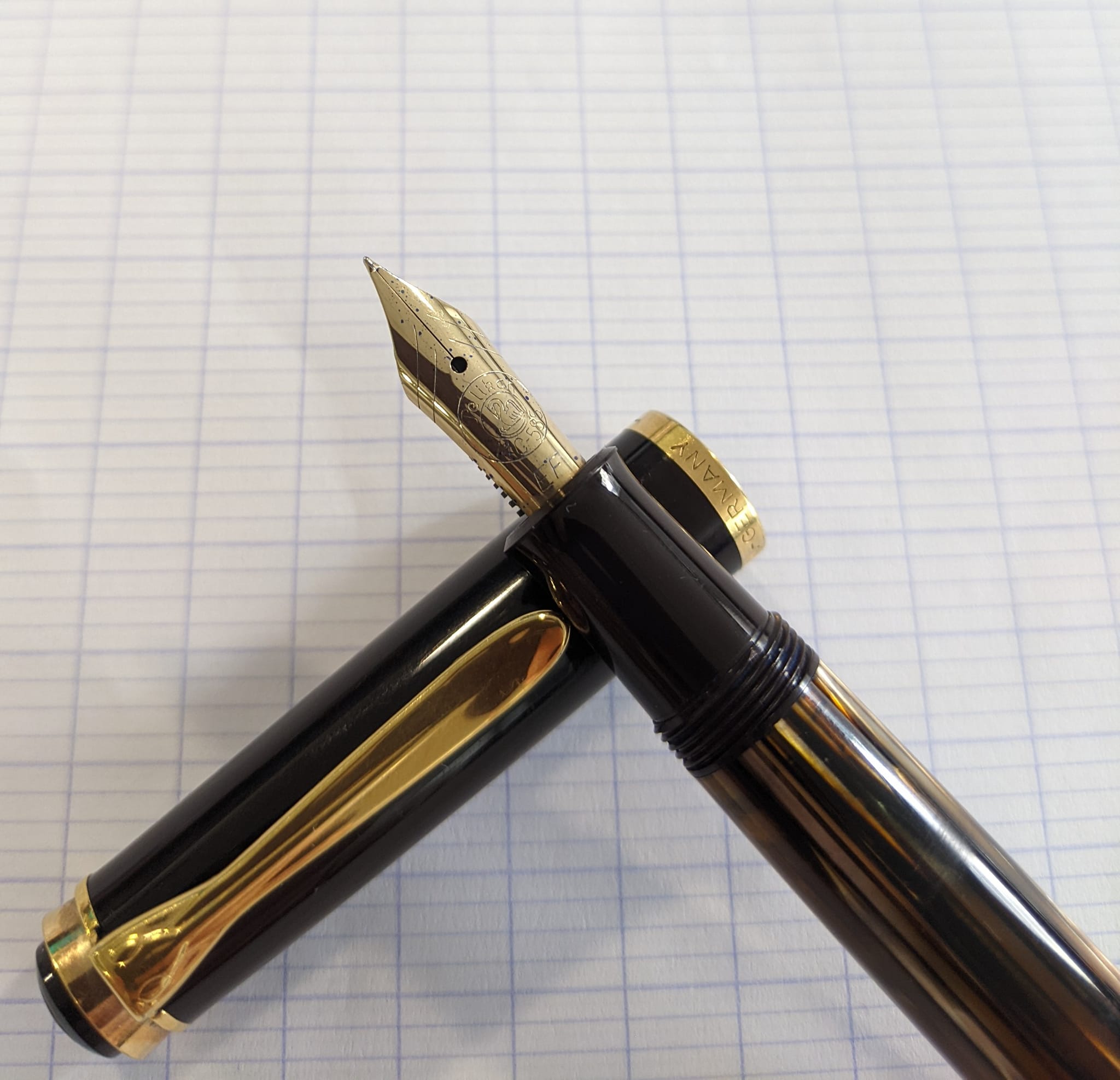 Help identifying Pelikan 400 brown tortoiseshell fountain pen