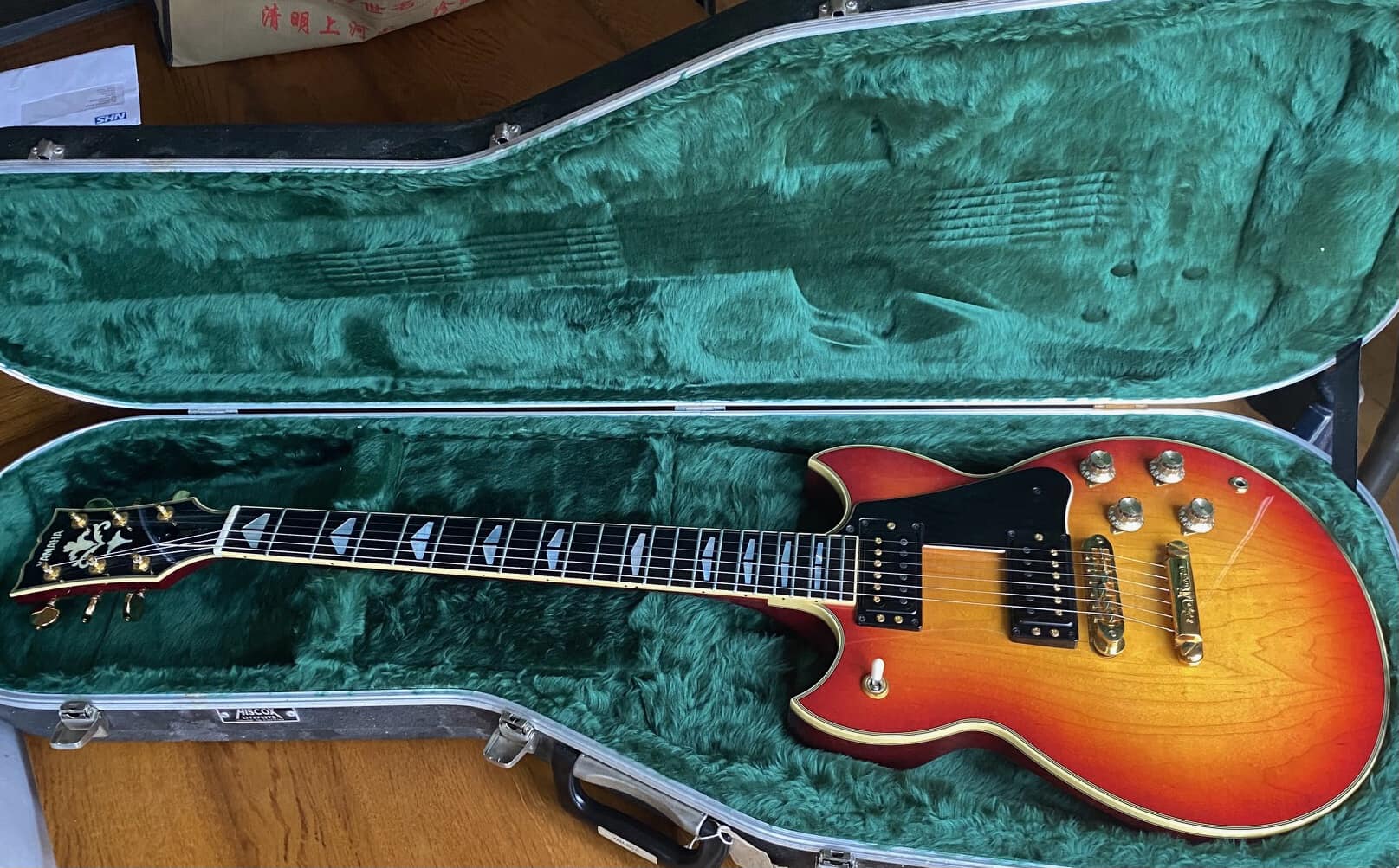1977 Yamaha SG guitar with minor scratching