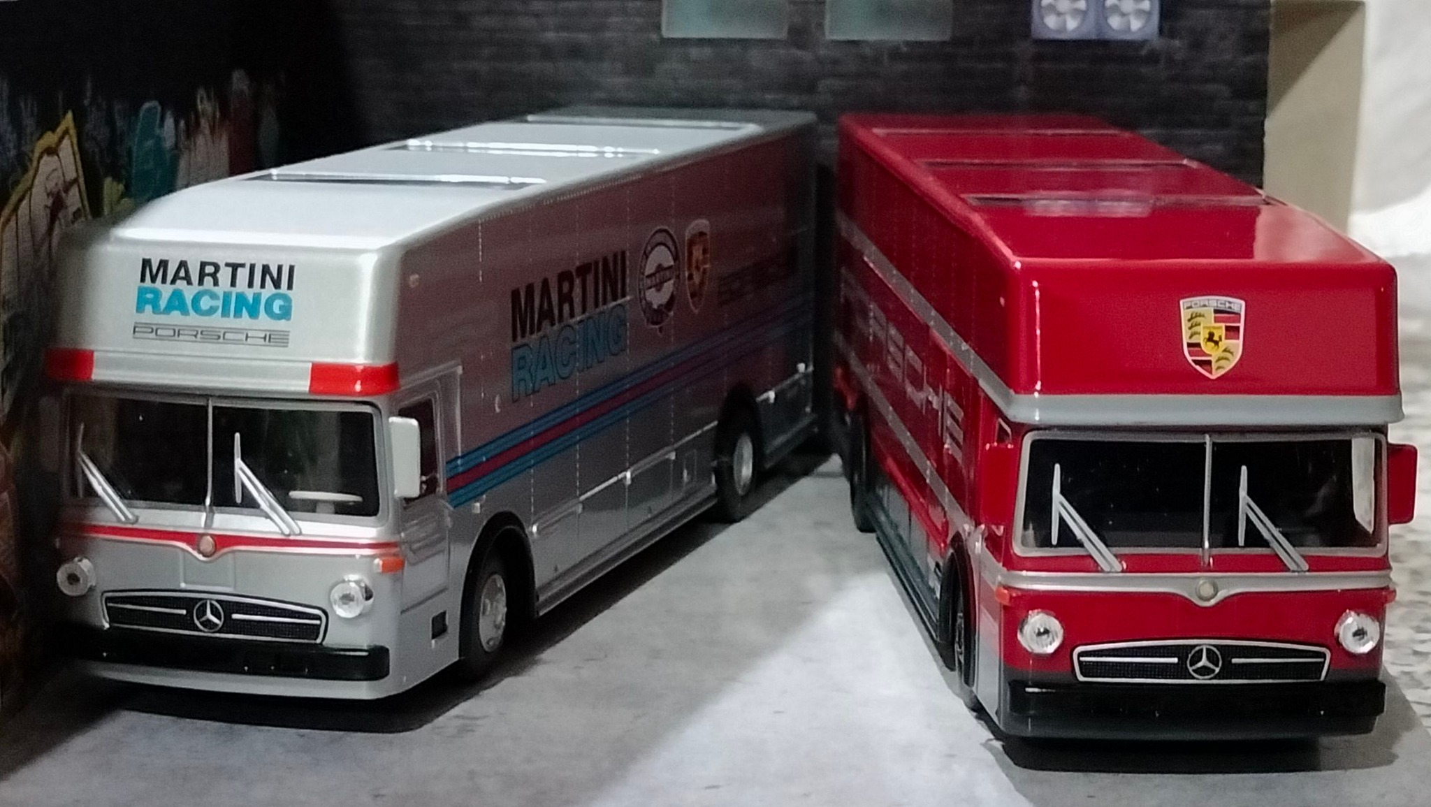 Porsche reentransporter by schuco 1/64