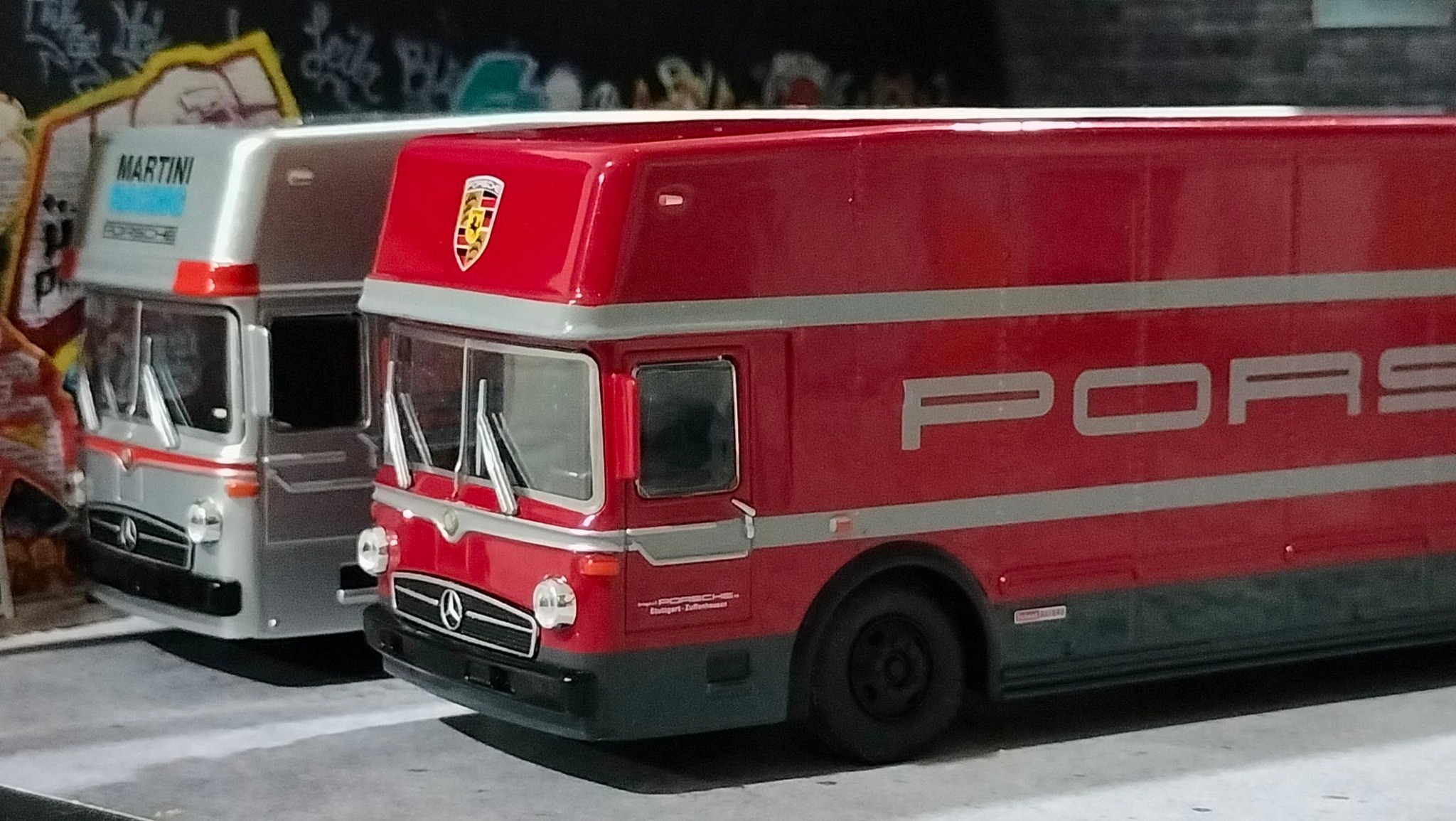 Porsche reentransporter by schuco 1/64