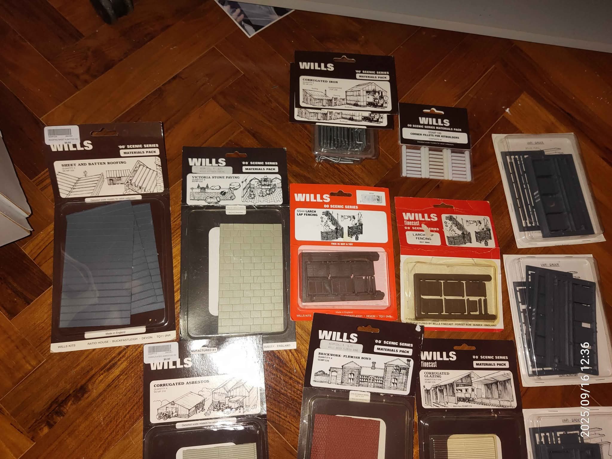 Model railway OO scale fencing, cladding, paving etc