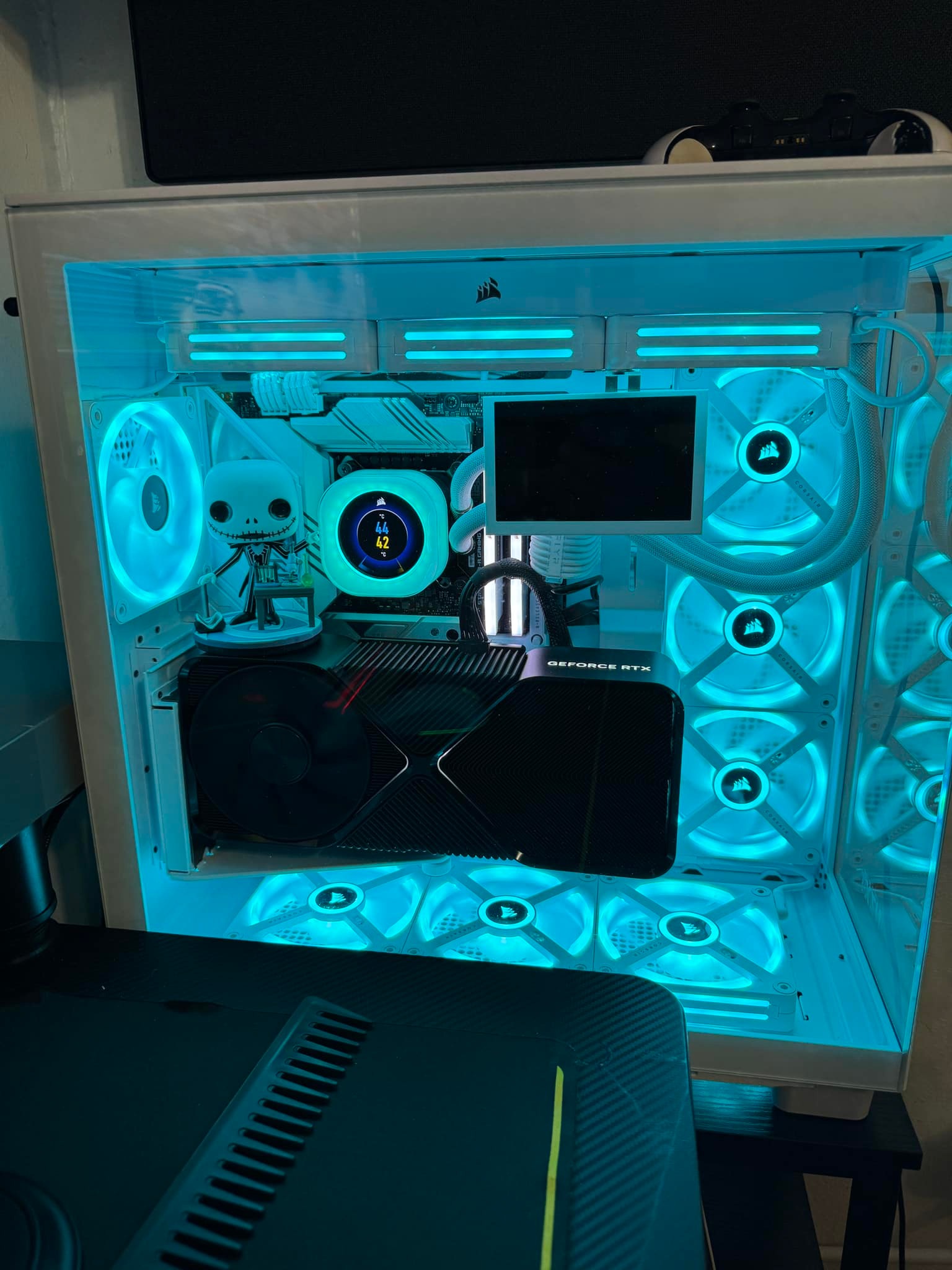 PC Builder and Setups Community | Vertical vs horizontal GPU ...