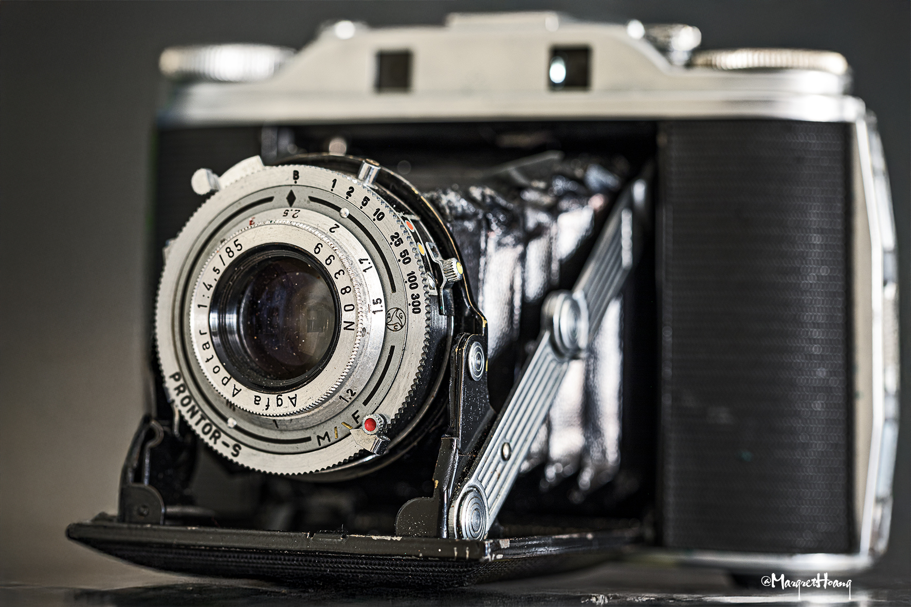 Agfa Isolette III with 85mm f/4.5 Apotar lens review