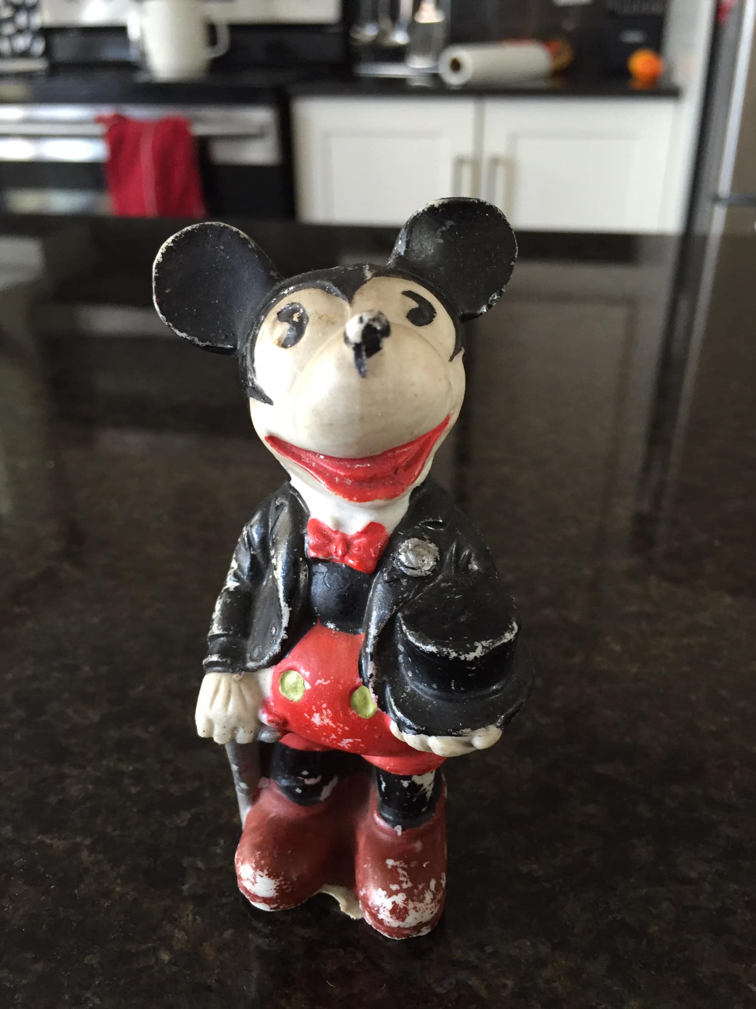 What is this 1929 Walt Disney etched porcelain piece?