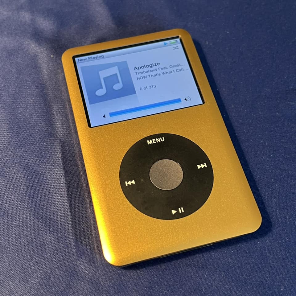 7th gen iPod classic upgraded with iflash quad and 3000mah battery