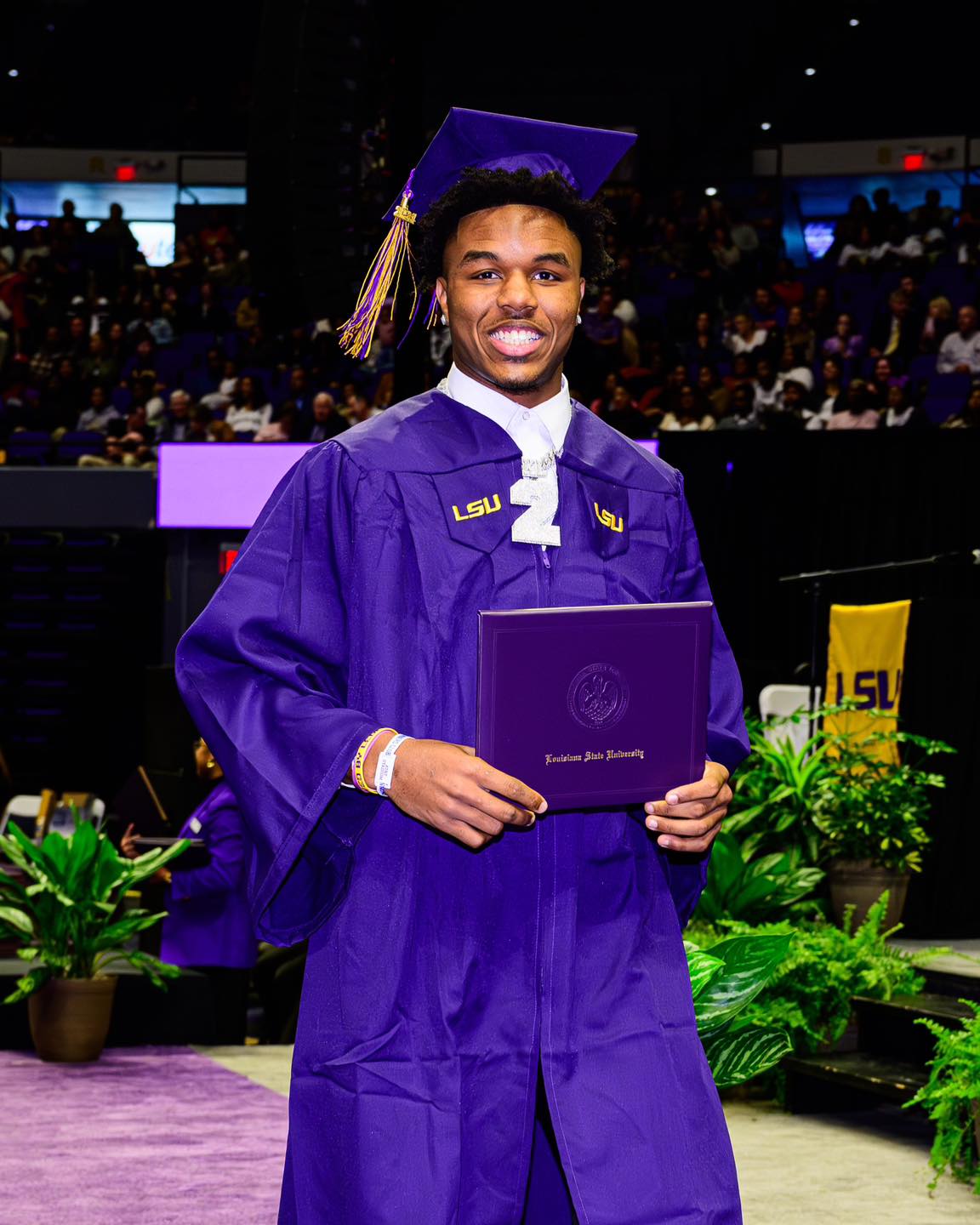 lsu graduation dress code Nothing like walking across the stage and officially becoming an graduate MISSING SIZES@LA