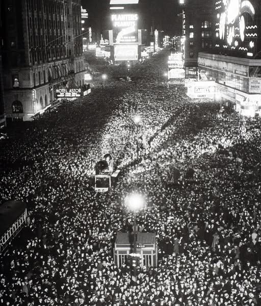 Gaylen - When was the first Times Square bash for New Year’s Eve ...