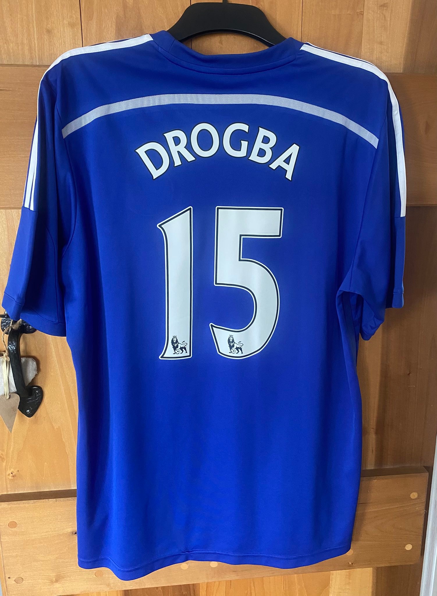 Is the Chelsea jersey with Drogba 15 original?