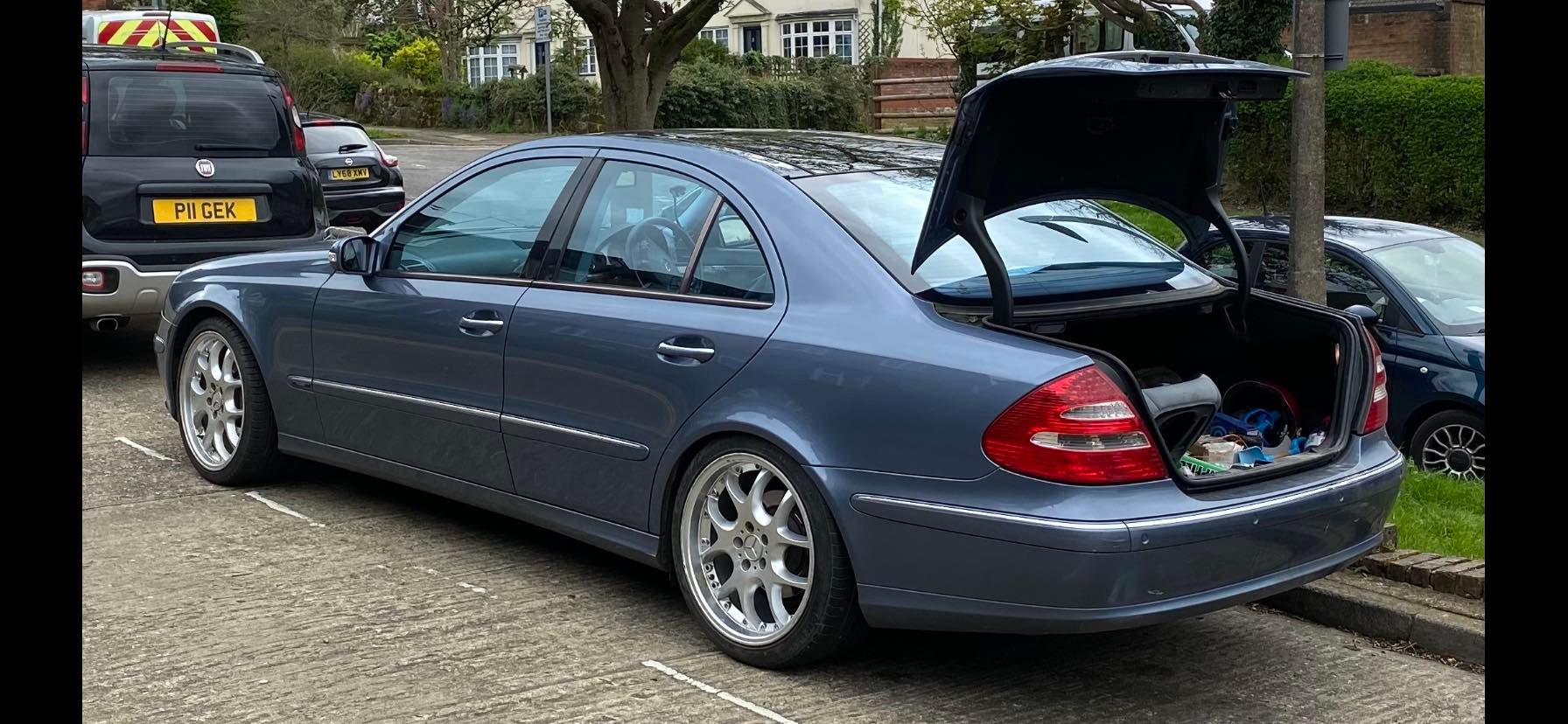 Hi, can someone answer my question about 19 inch alloys wheel 