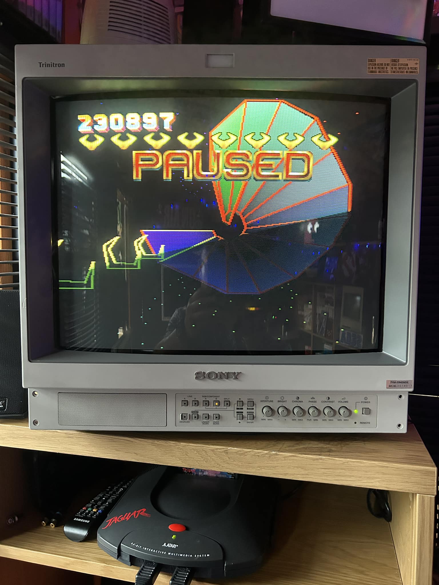 3本セット Med student's reliable Thomson CRT TV