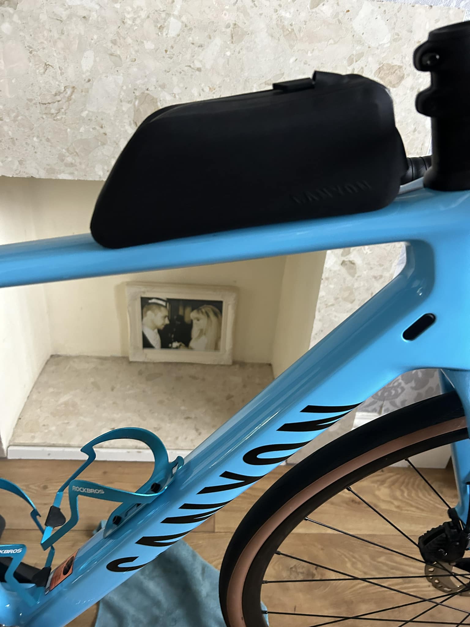 Love my new top tube bag from Canyon, it actually bolts onto the 