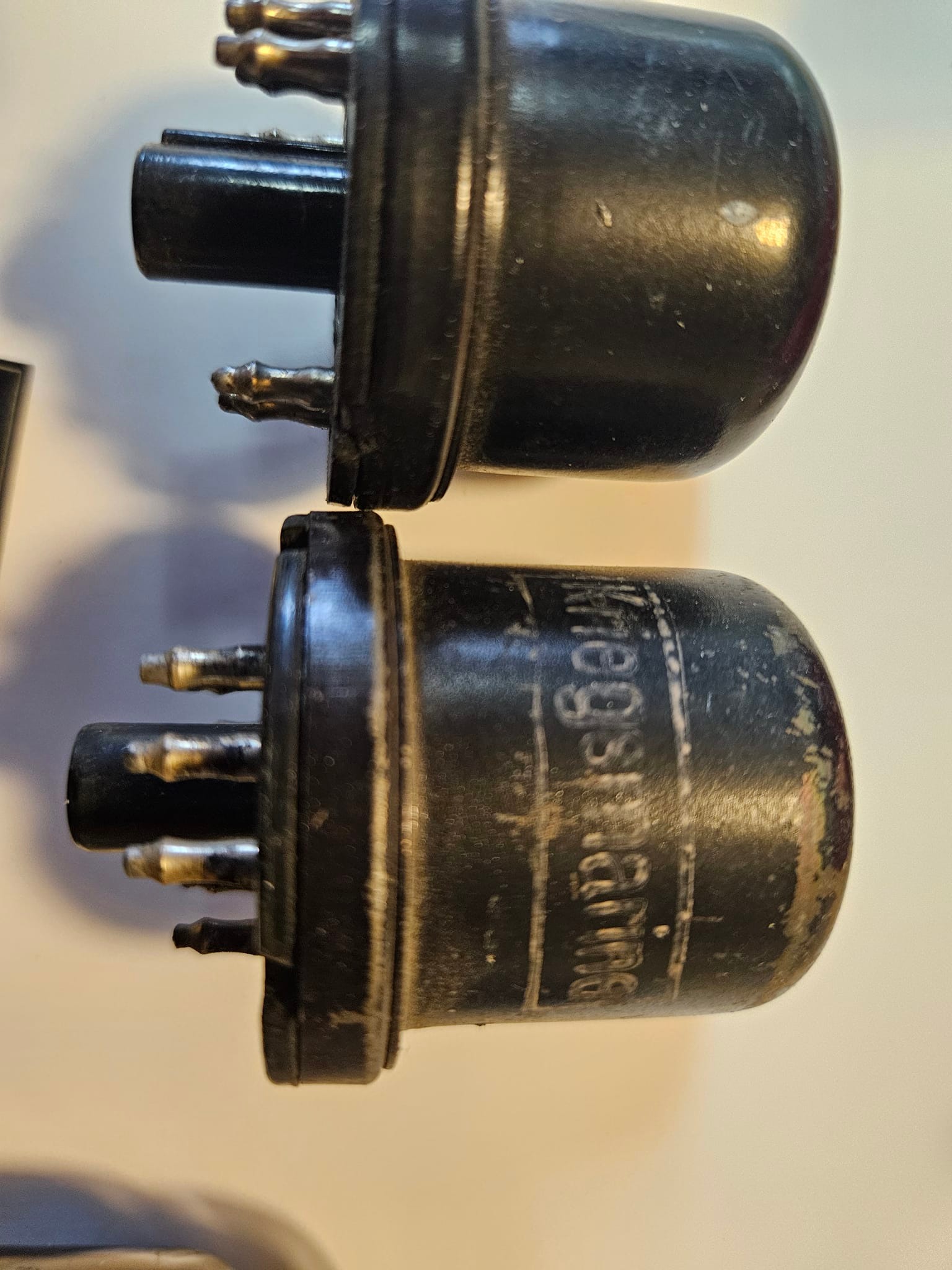 What are these components in a Kriegsmarine shortwave radio?