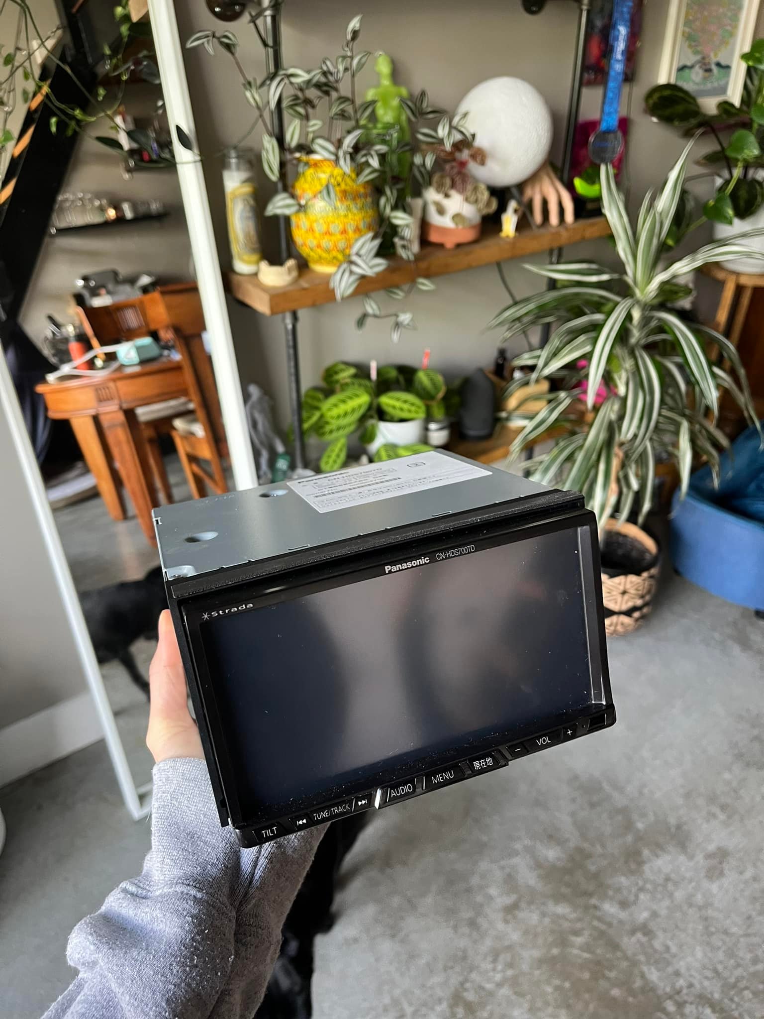 Free Panasonic CN-HDS700TD head unit for parts in Vancouver