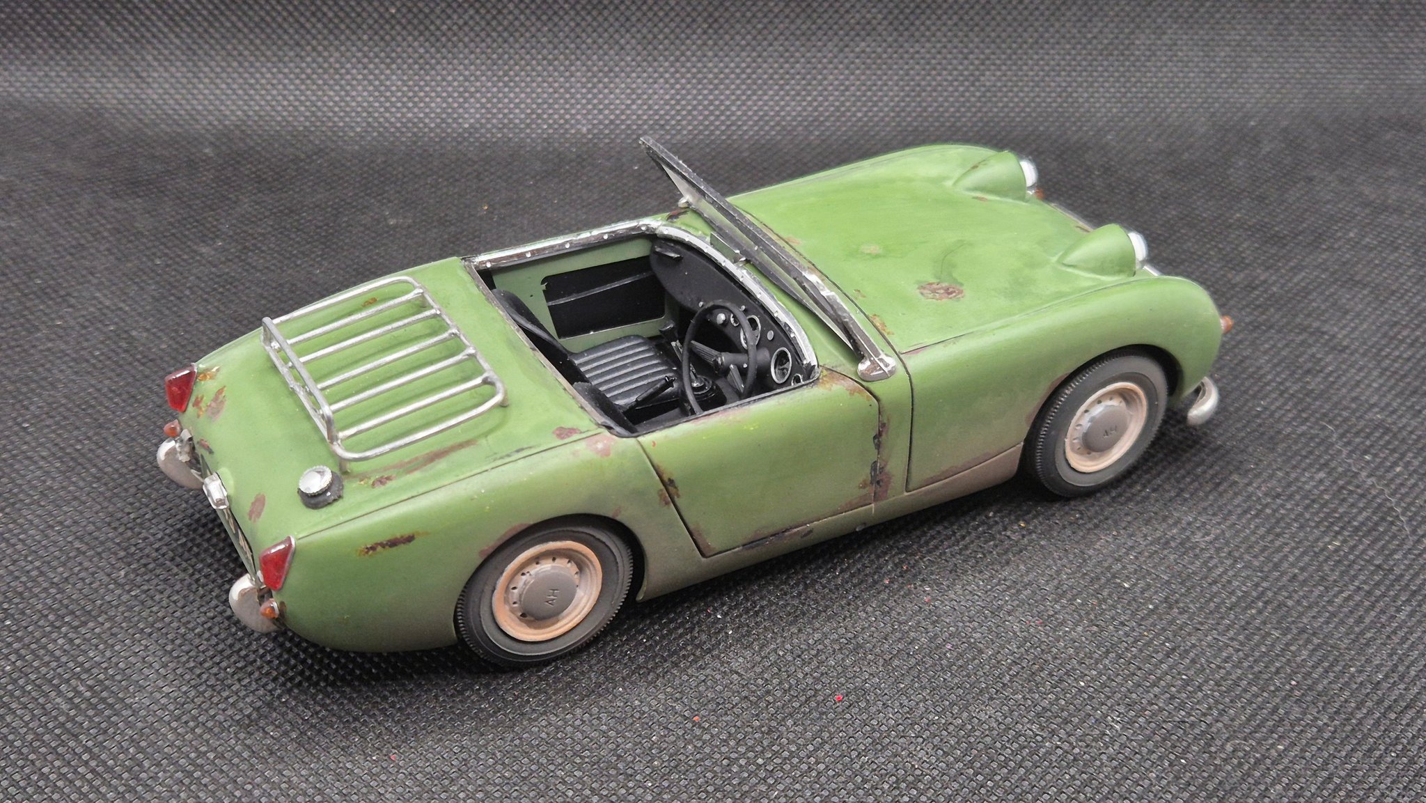 Gunze Sangyo Austin Healey Sprite model car build