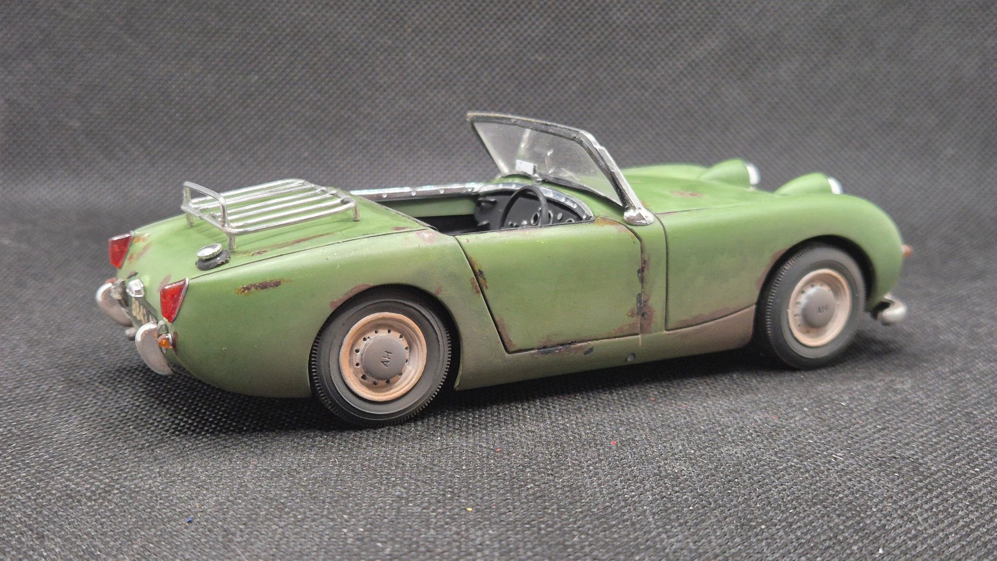 Gunze Sangyo Austin Healey Sprite model car build