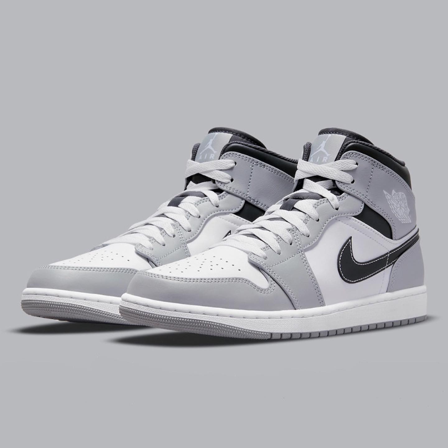 This Air Jordan 1 Mid comes in one of its cleanest colourways yet 