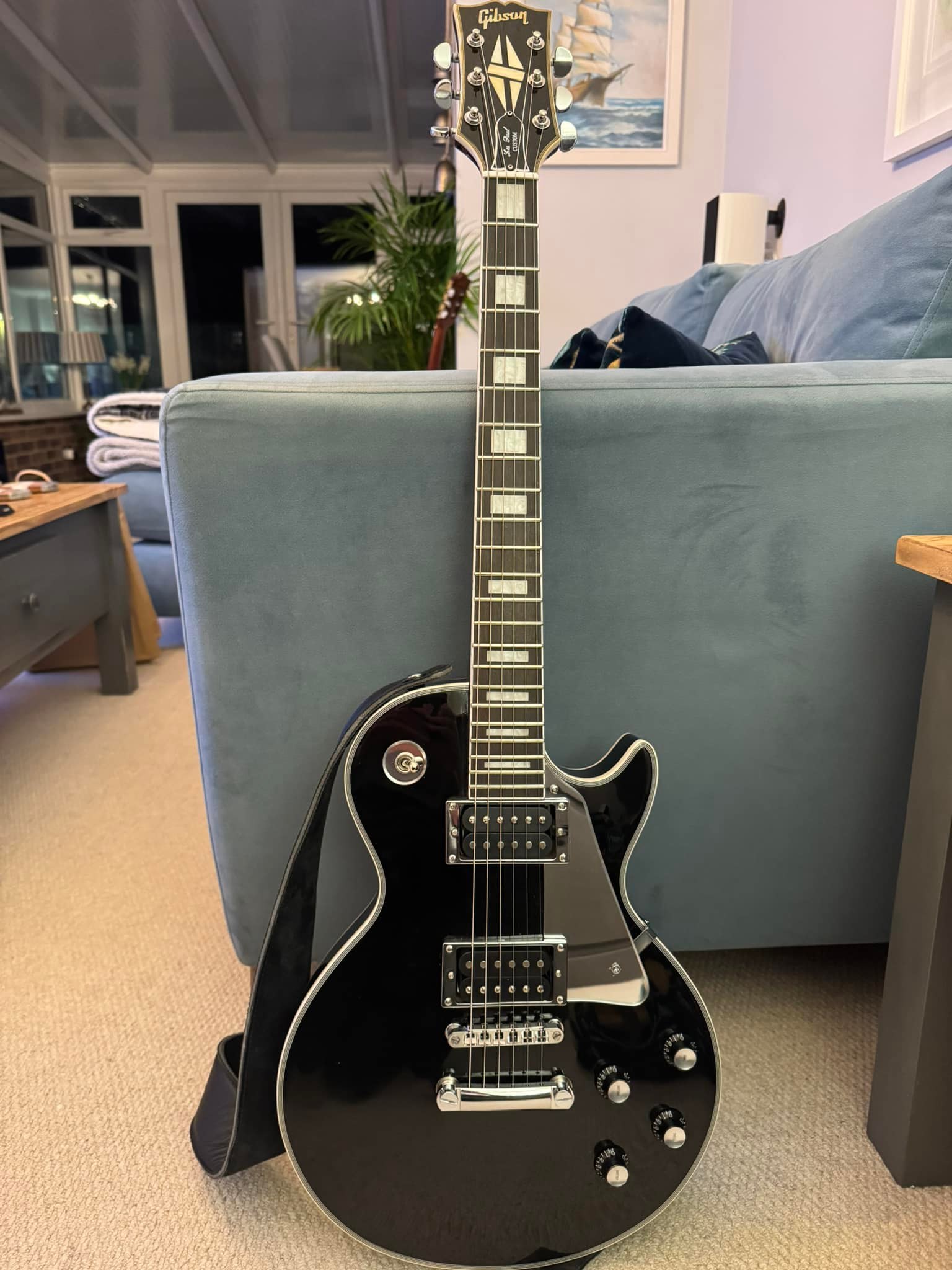 Here is my John Sykes RIP Les Paul Custom had the mirrored plate 