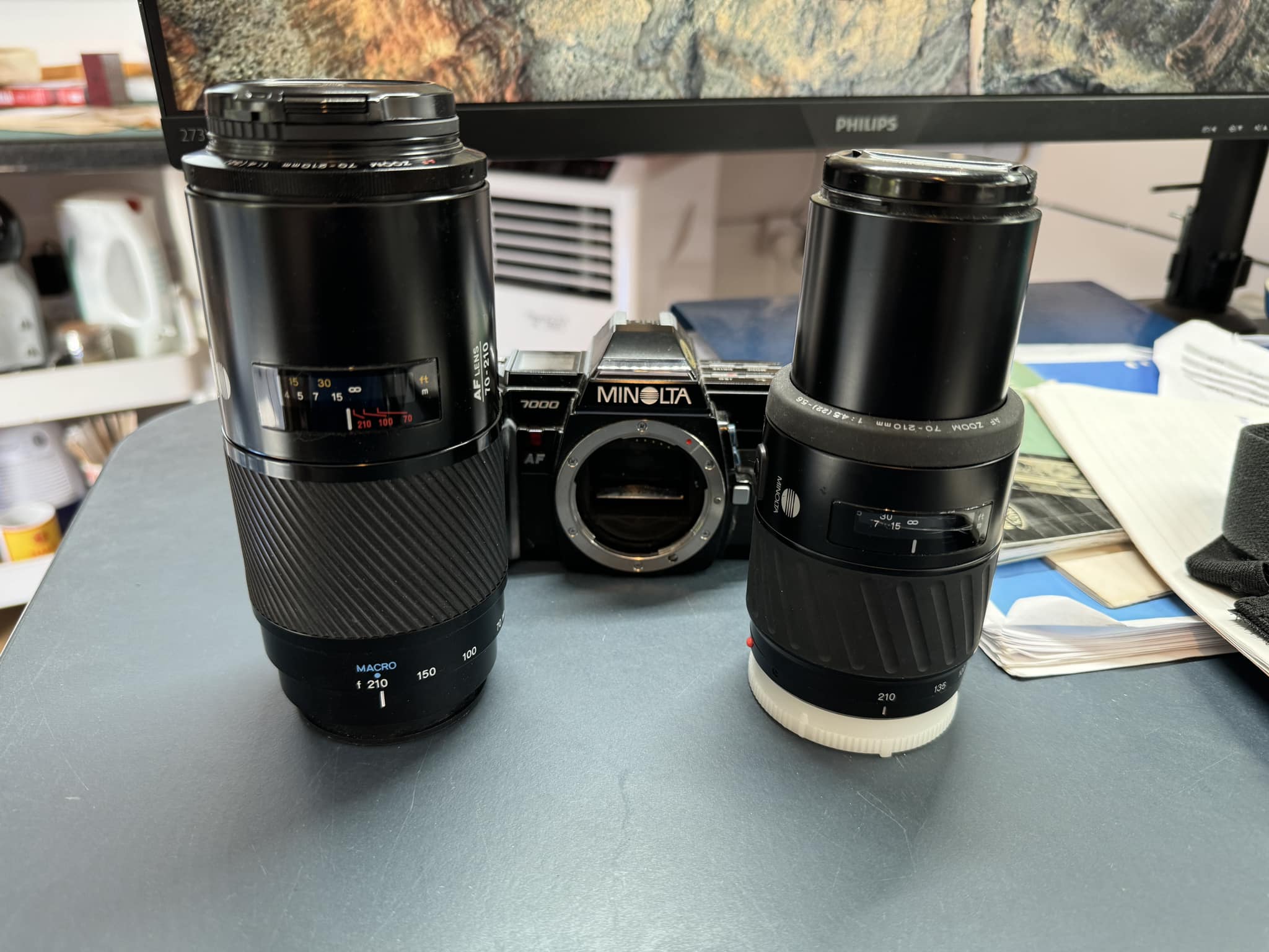 Which Minolta 70-210mm lens is better, f/4 or f/4.5-5.6?