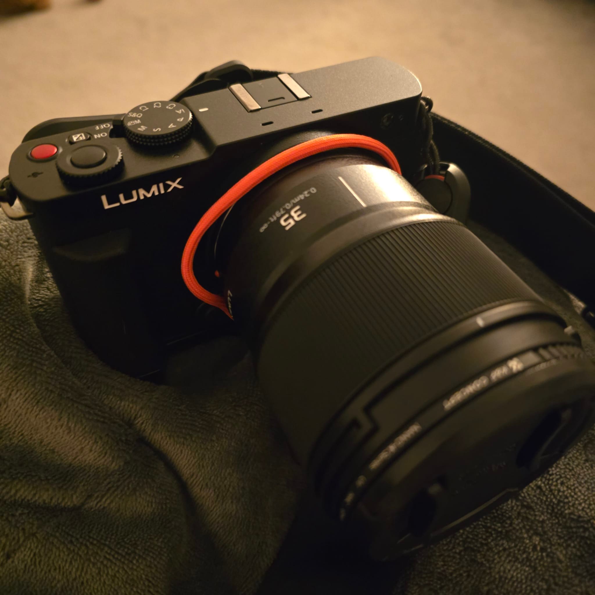 Anyone else run the 35mm f1.8 on there s9?