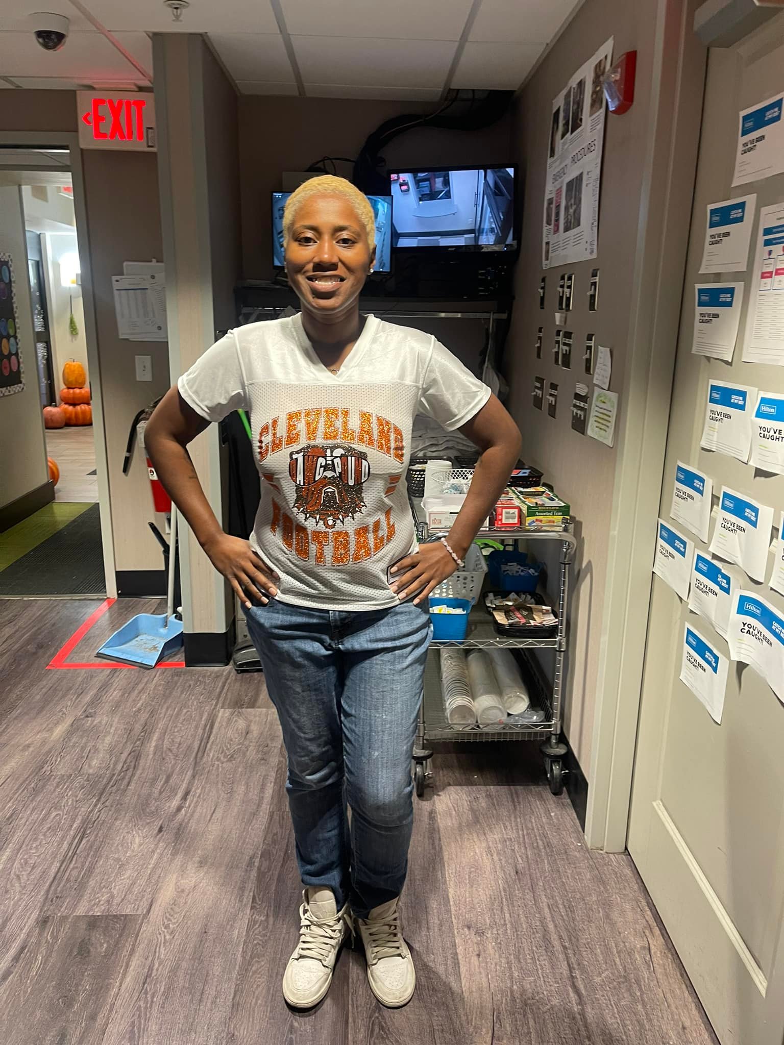 What size jersey should ladies buy for proper fit?