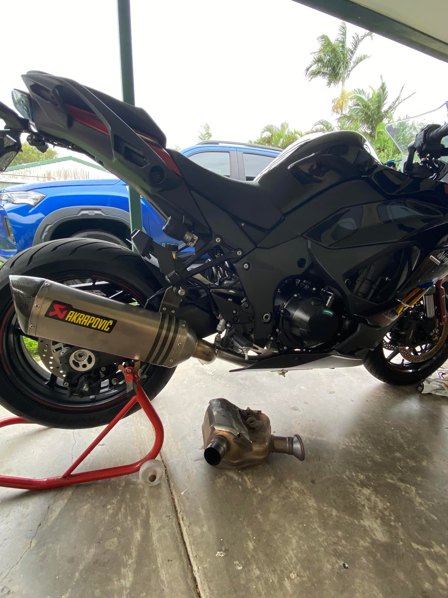 Kawasaki bike modification with cat delete and quick shifter