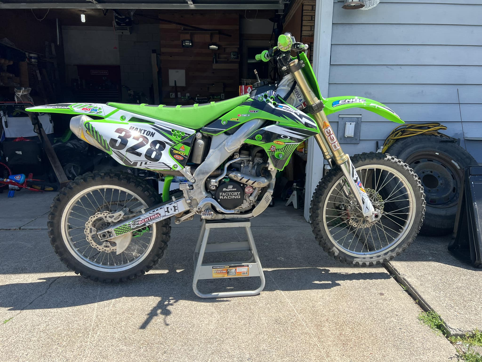READ THE ADD. 2000 model Zx12 with blown motor. 40,000klm. Bike is