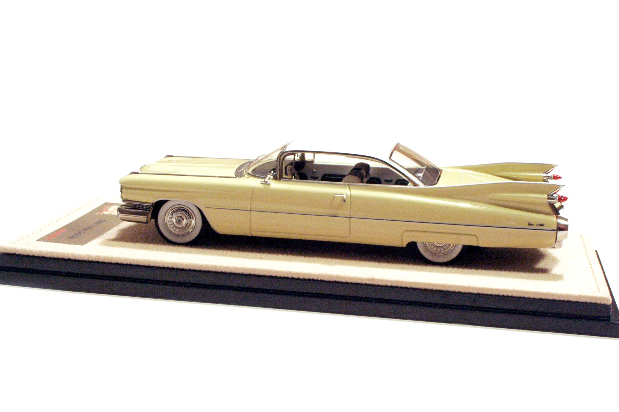 Back in stock! 1959 Cadillac Coupe de Villes in 1:43 scale by