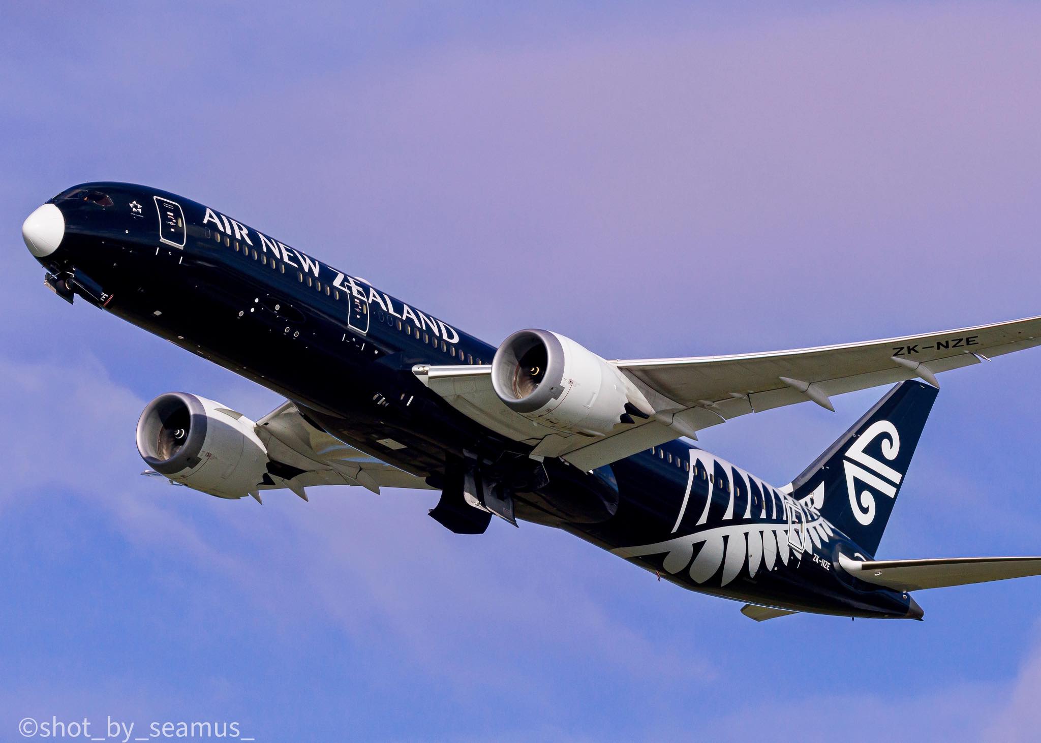 Air New Zealand Boeing 777-319/ER ZK-OKQ cn: 40689 Narita