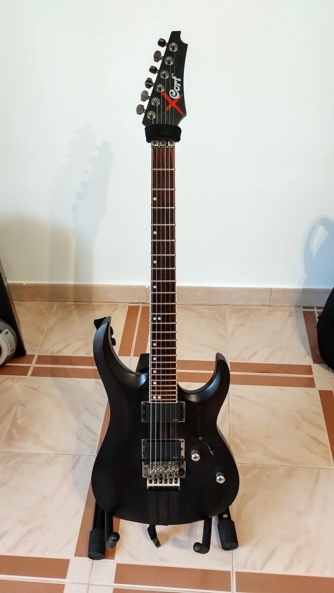 cort EVL-X4 マットブラック エレキギターロック式トレモロEMG-HZ Cort
