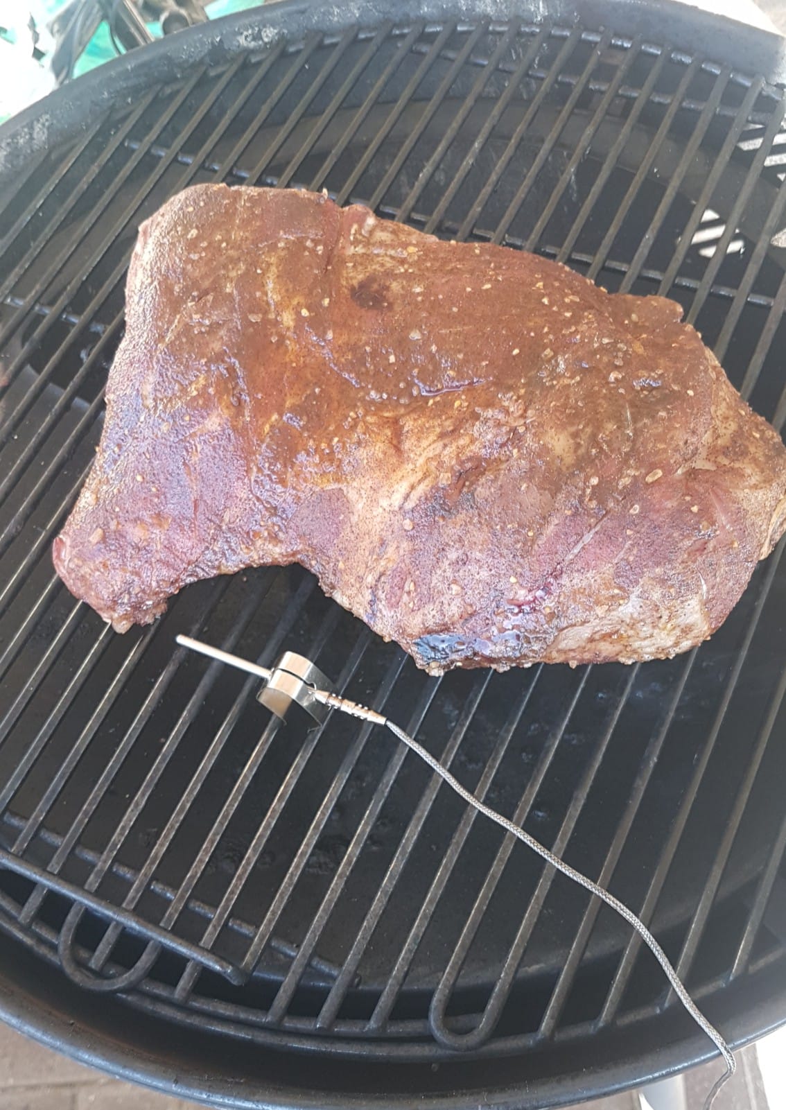 european outdoor chef kettle bbq Chelsea City 420 Gas Lamb shoulder on European outdoor