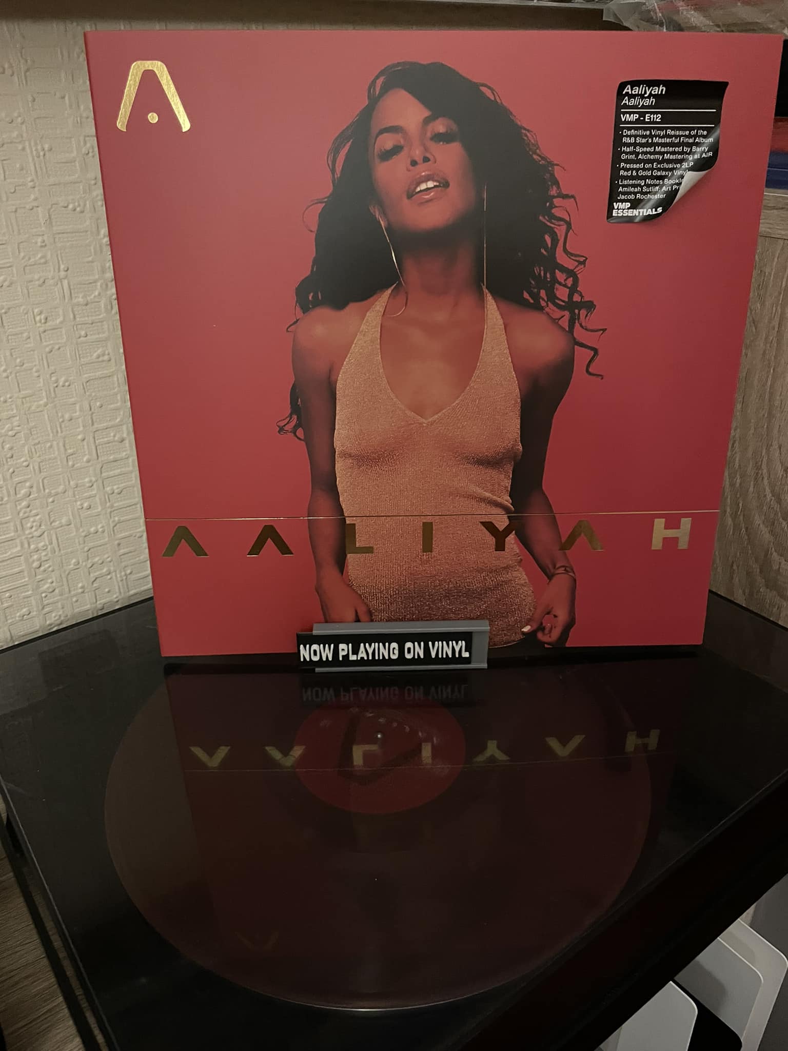 The Nakamichi SoundSpace 1 CD player featured in Aaliyah
