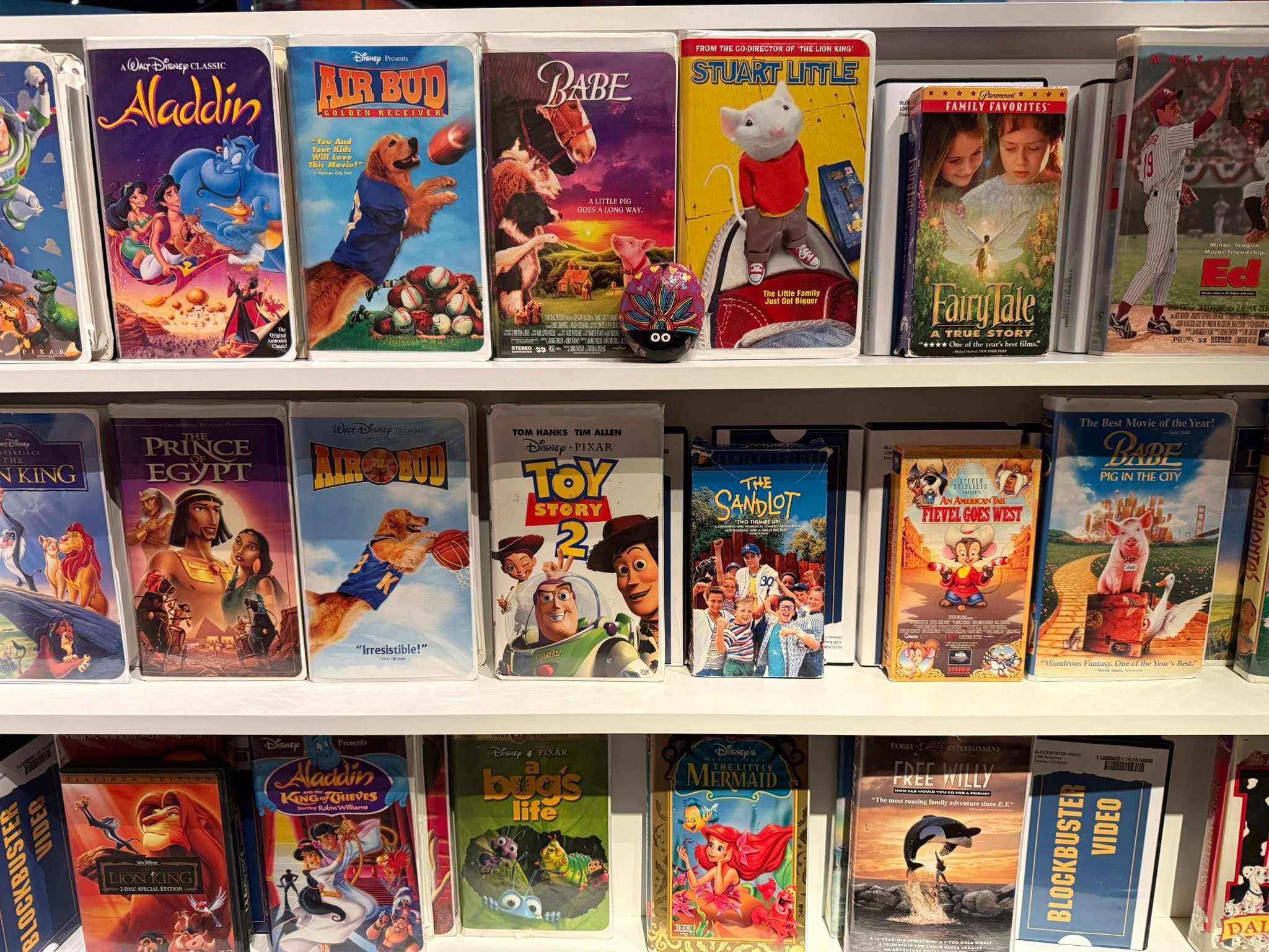 Vicki Elliott visits 90s exhibit at Colorado History Museum