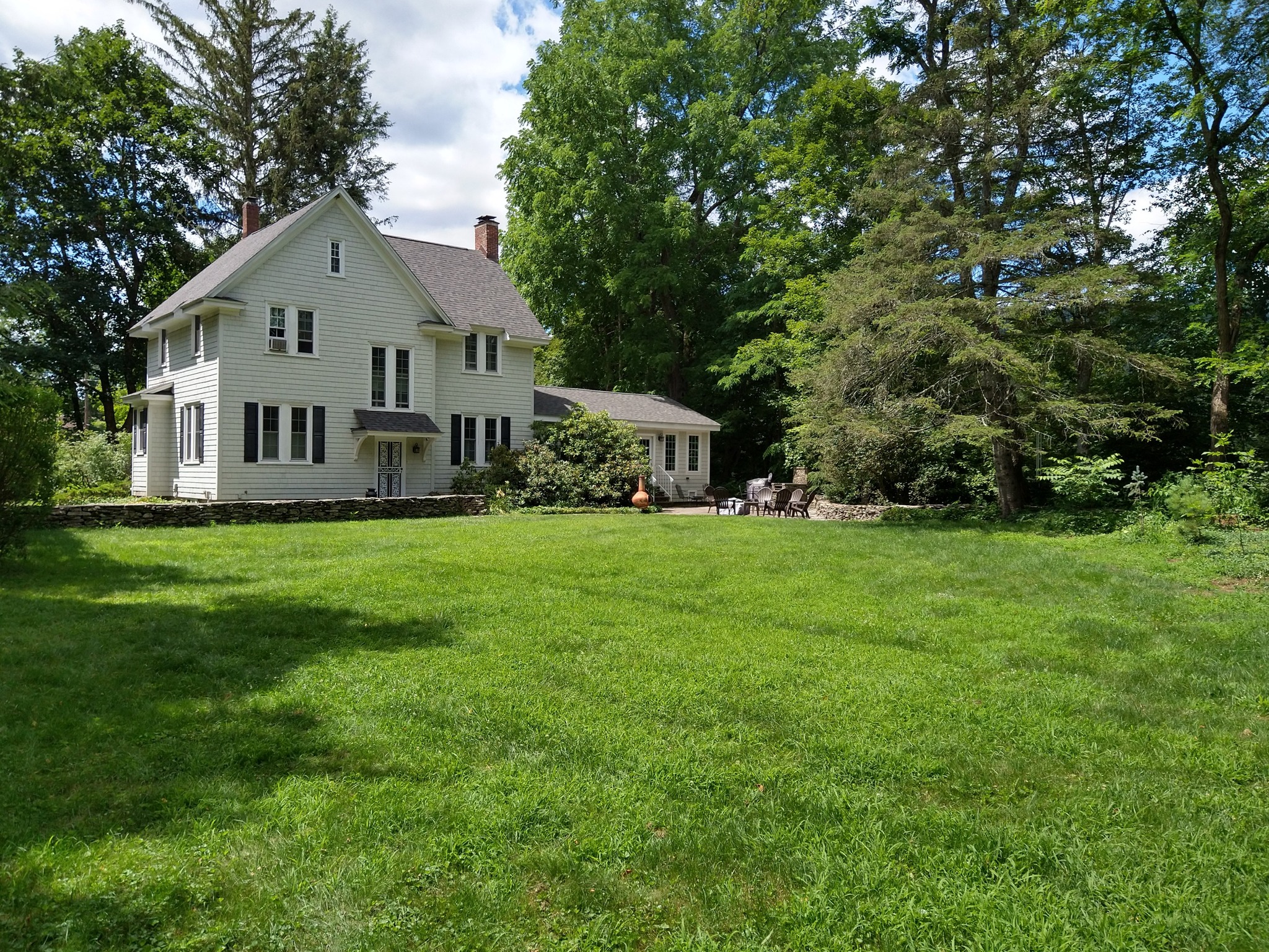 Charming colonial home for sale in Catskill Mountains