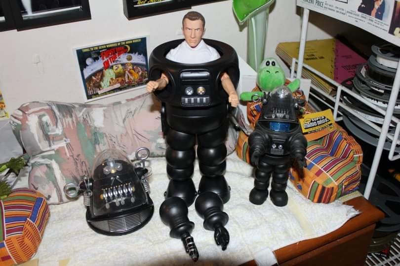 Xplus Robby the Robot 12 inch suit version review