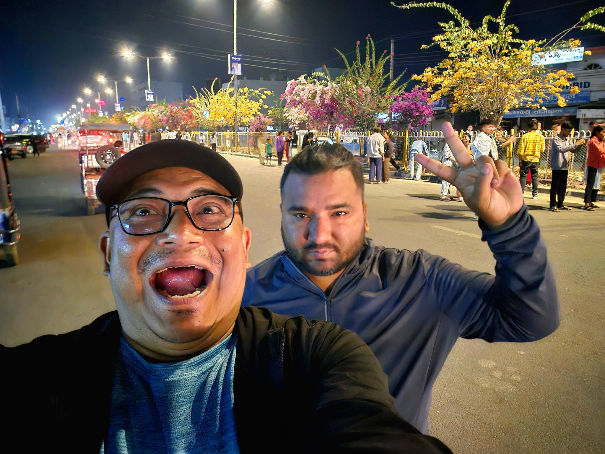भाइरल फूलको जस् लिने होडबाजी चलेको... - Samir Man Shrestha | Facebook