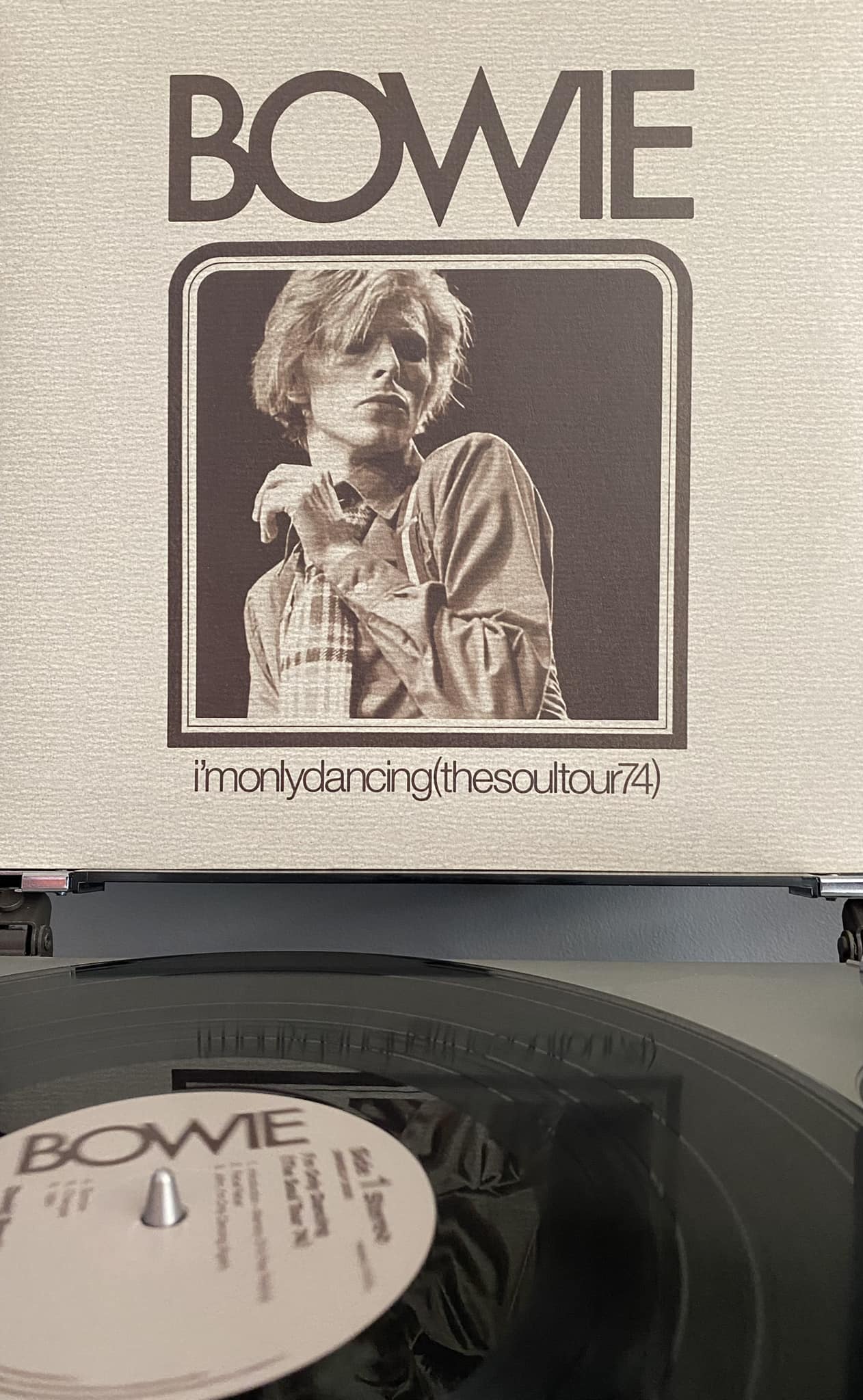 David Bowie - I'm only dancing, soul tour 74.