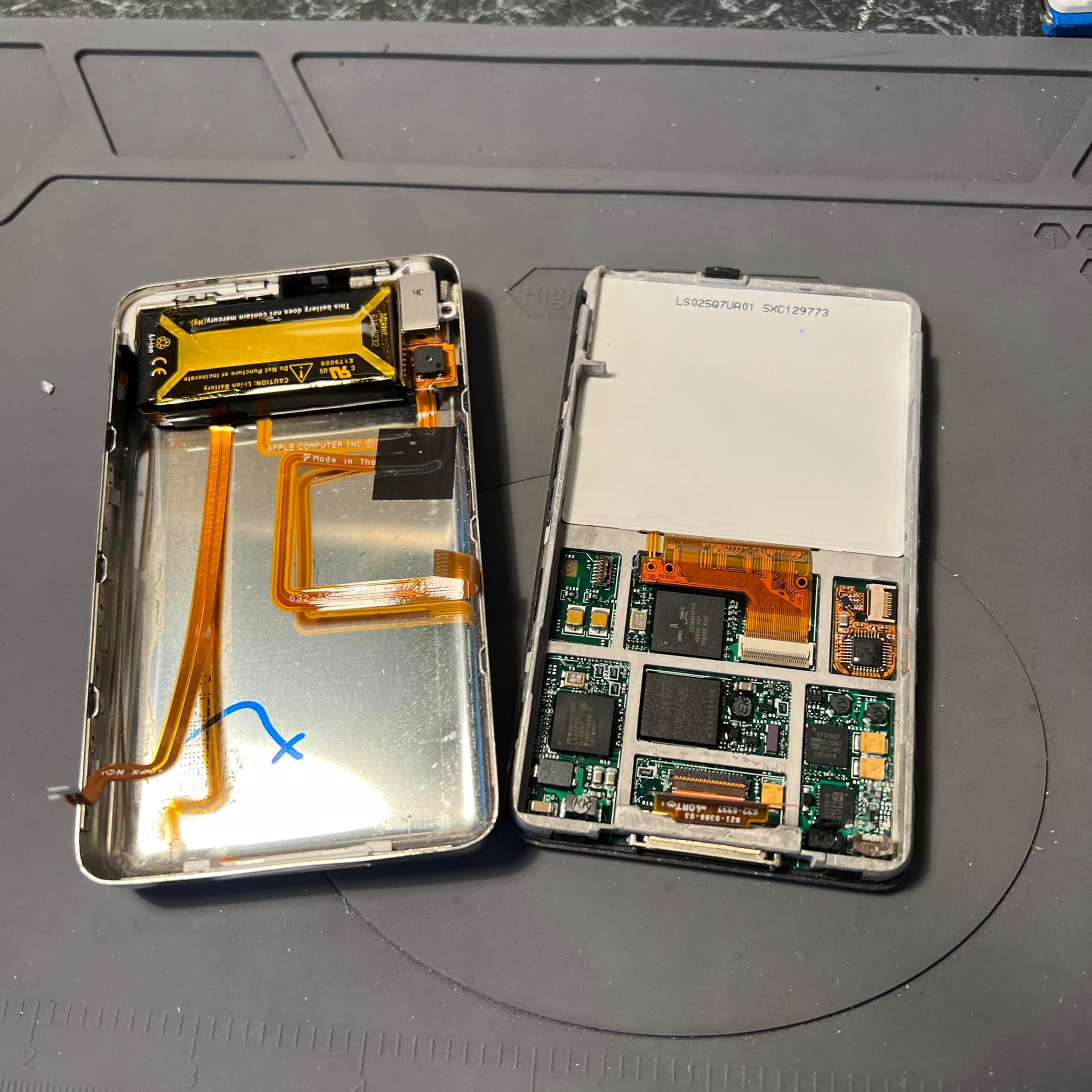 Custom 5th gen iPod with Bluetooth and 512GB storage