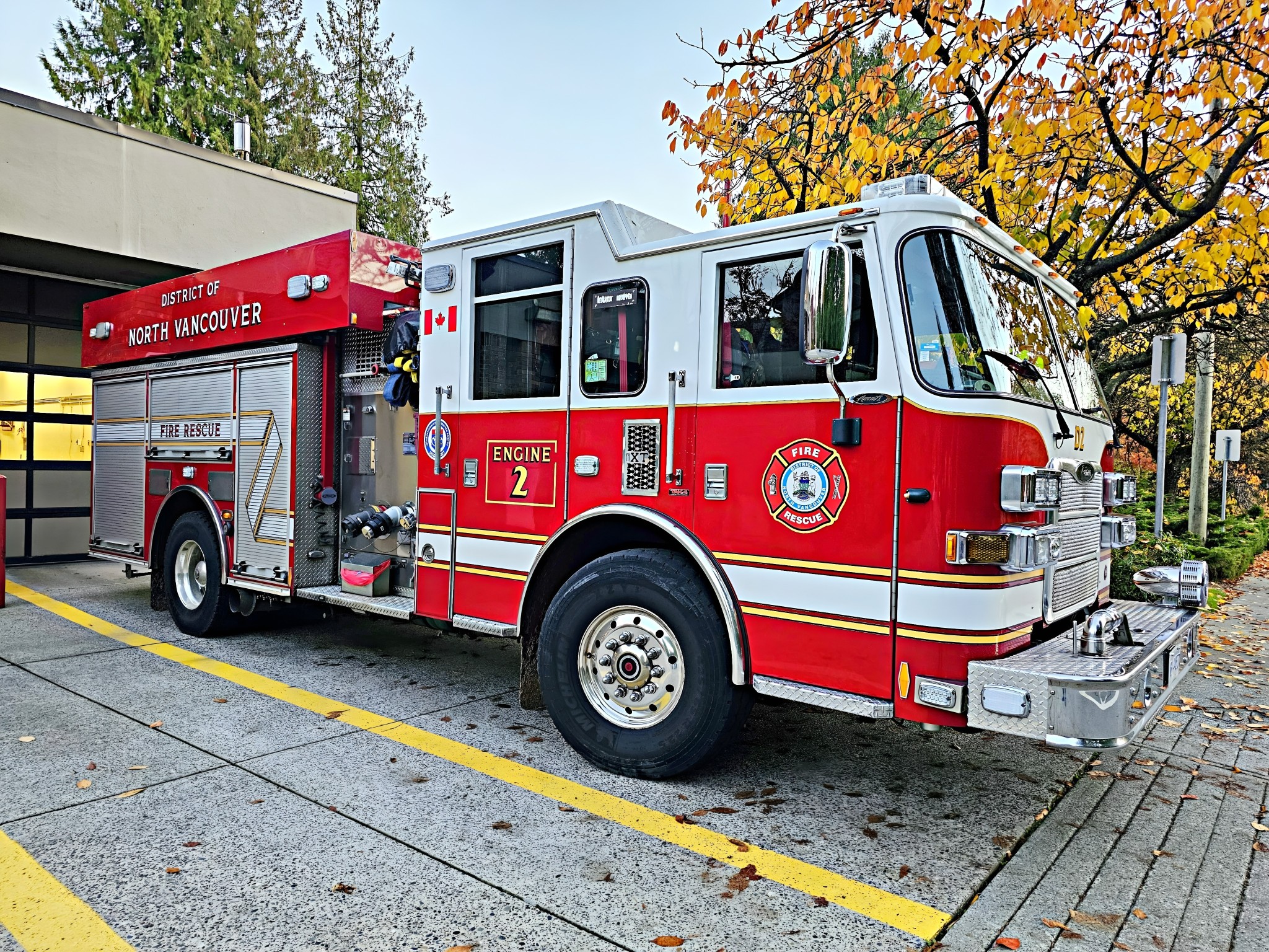 Canadian Fire and EMS | North Vancouver District, BC Engine 2 | Facebook