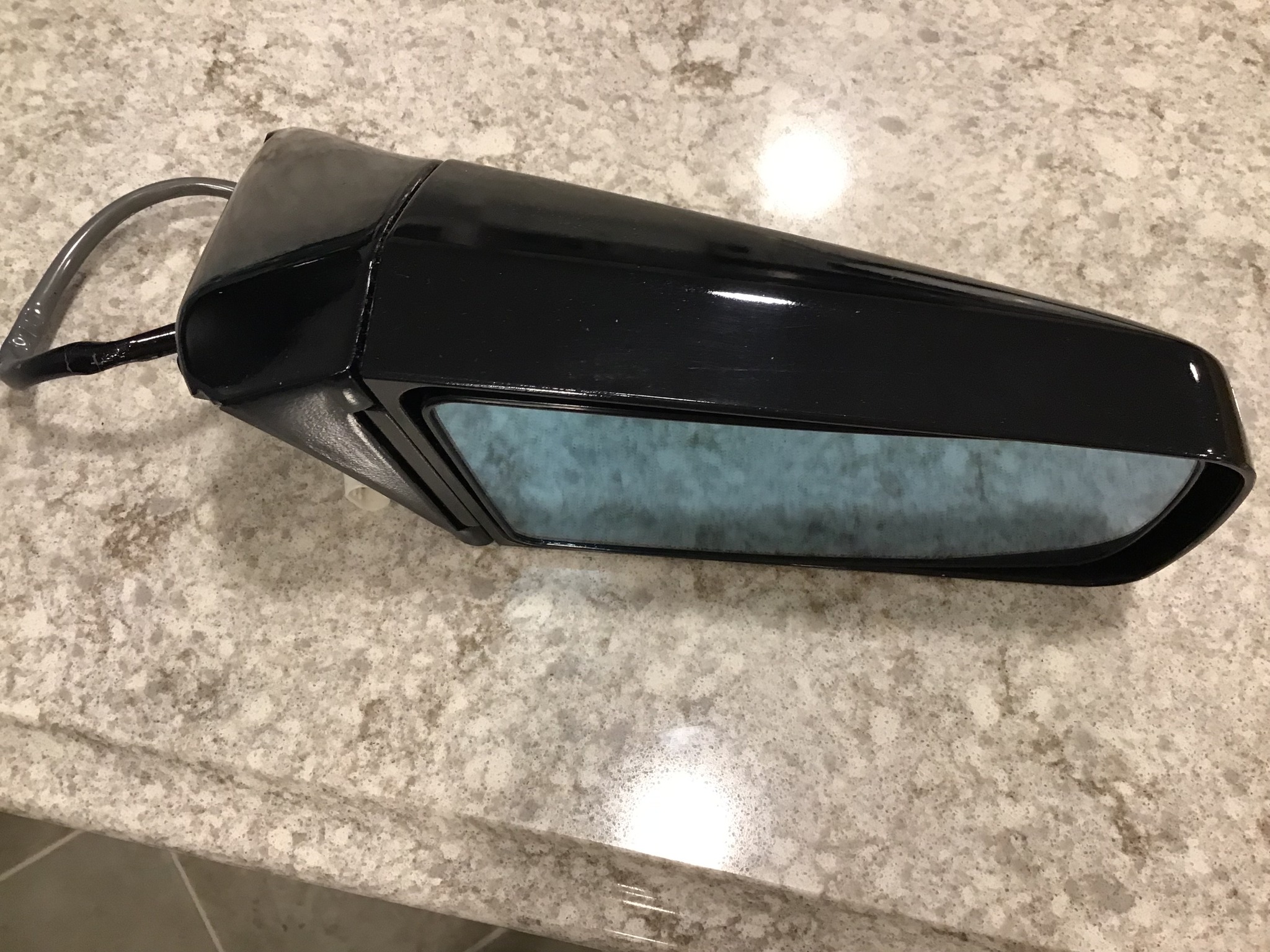 Nissan 300ZX Z31 new original side moulding. 76871-01P00 76870