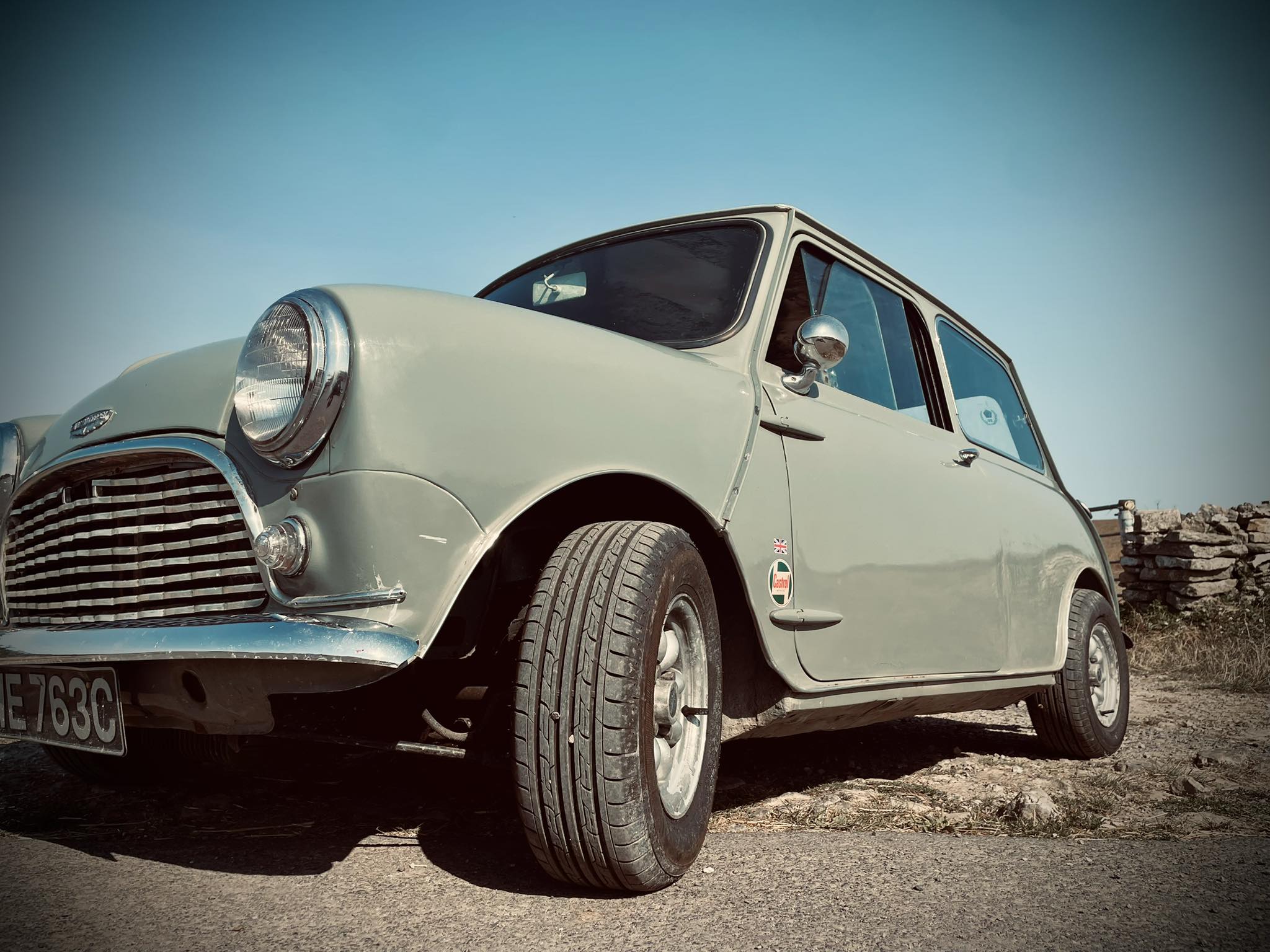 Hi Any advise pls My 1965 mini speedo falls away after a short