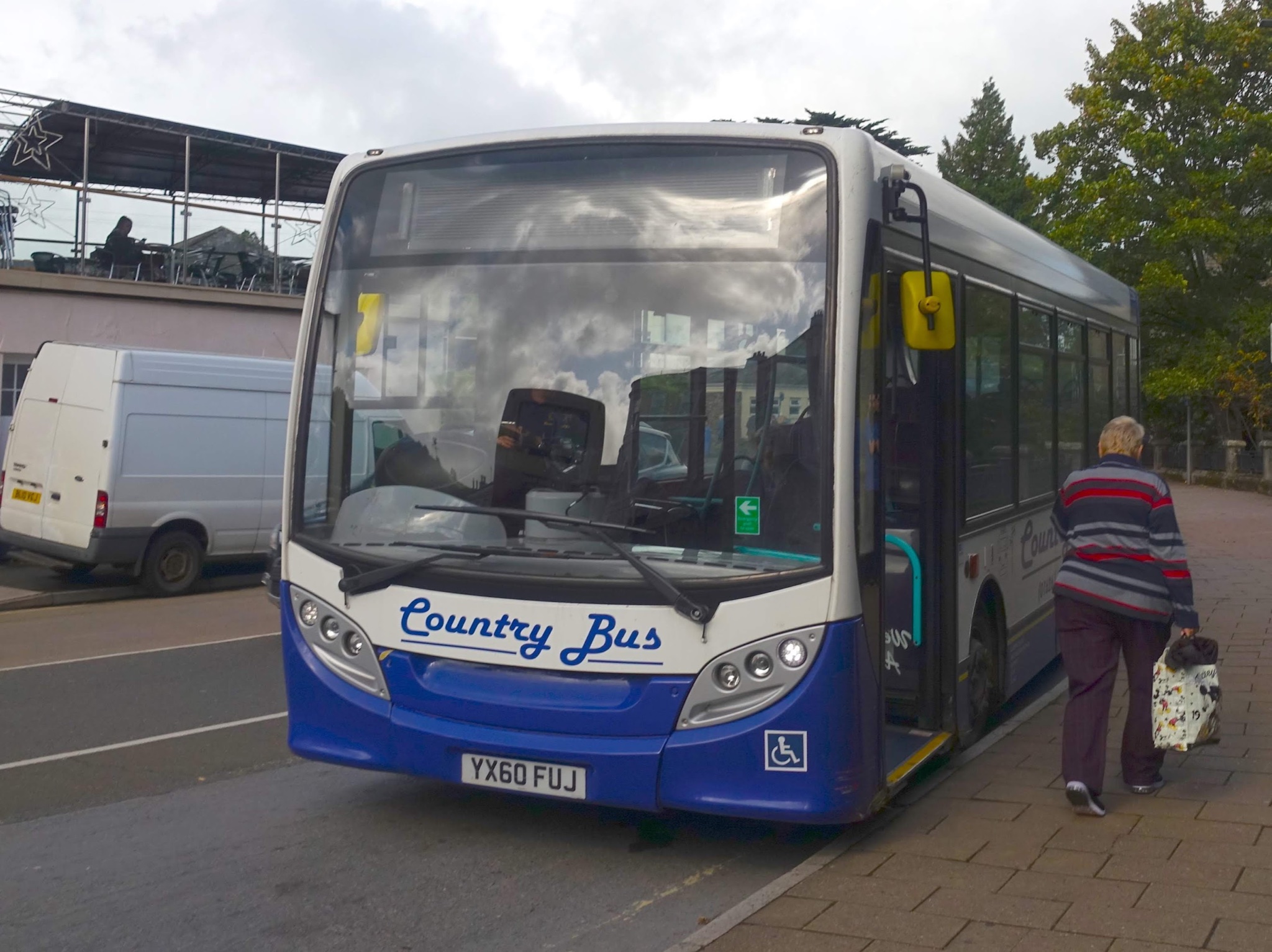 London Country Bus Services and Green Line remembered. | Facebook