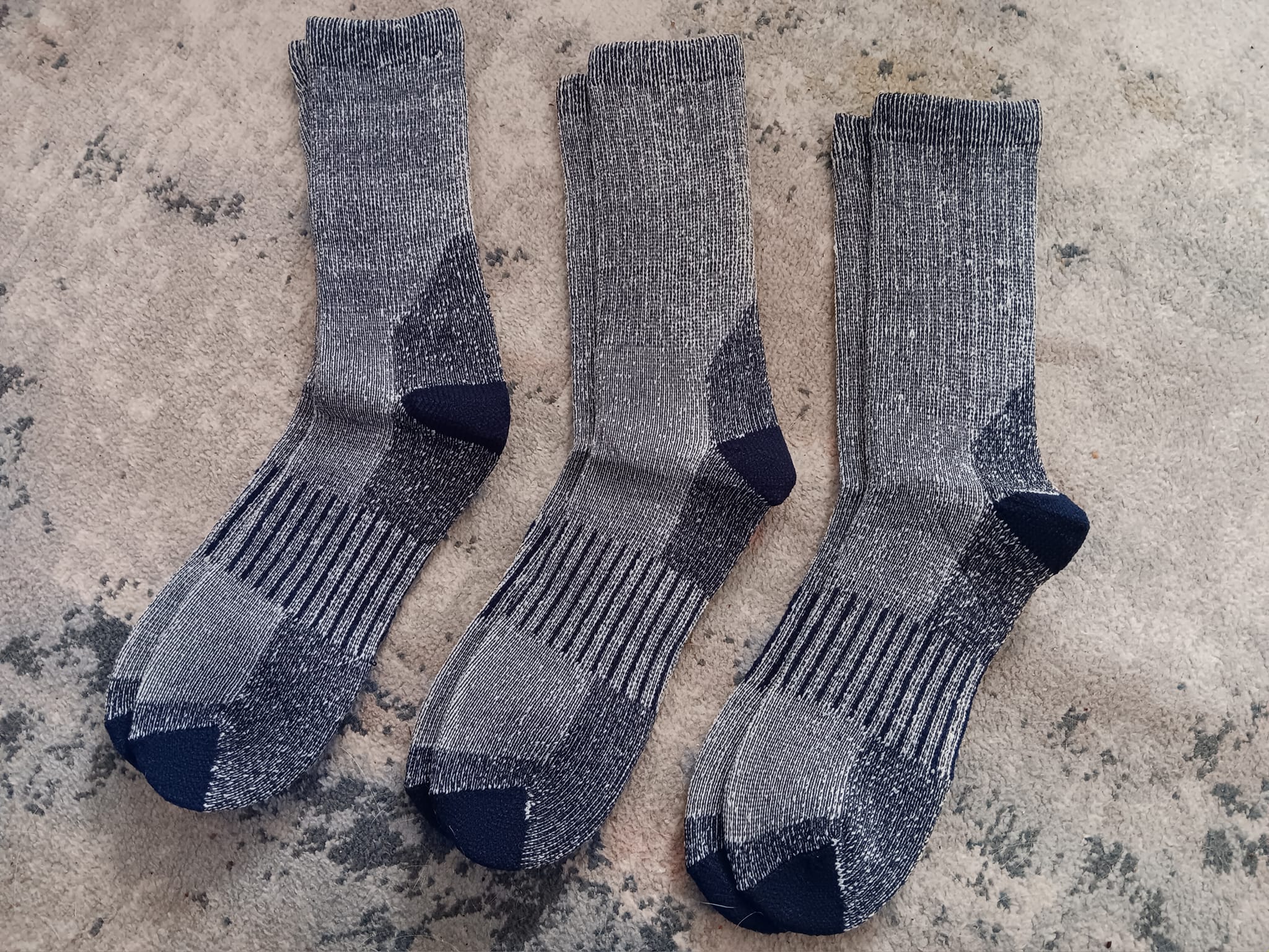 NYC GOLDEN DEAL Men’s Heavy Duty Thermal Winter Socks – 3 To 12 Pairs – Crew Length, 80% Acrylic, 10-13, Black/Blue/Gray