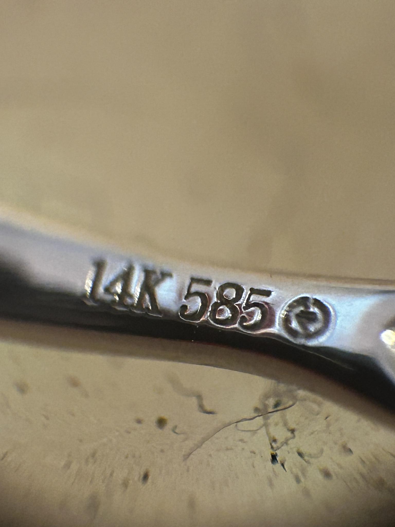 What is this 14k gold marked 585 jewelry?