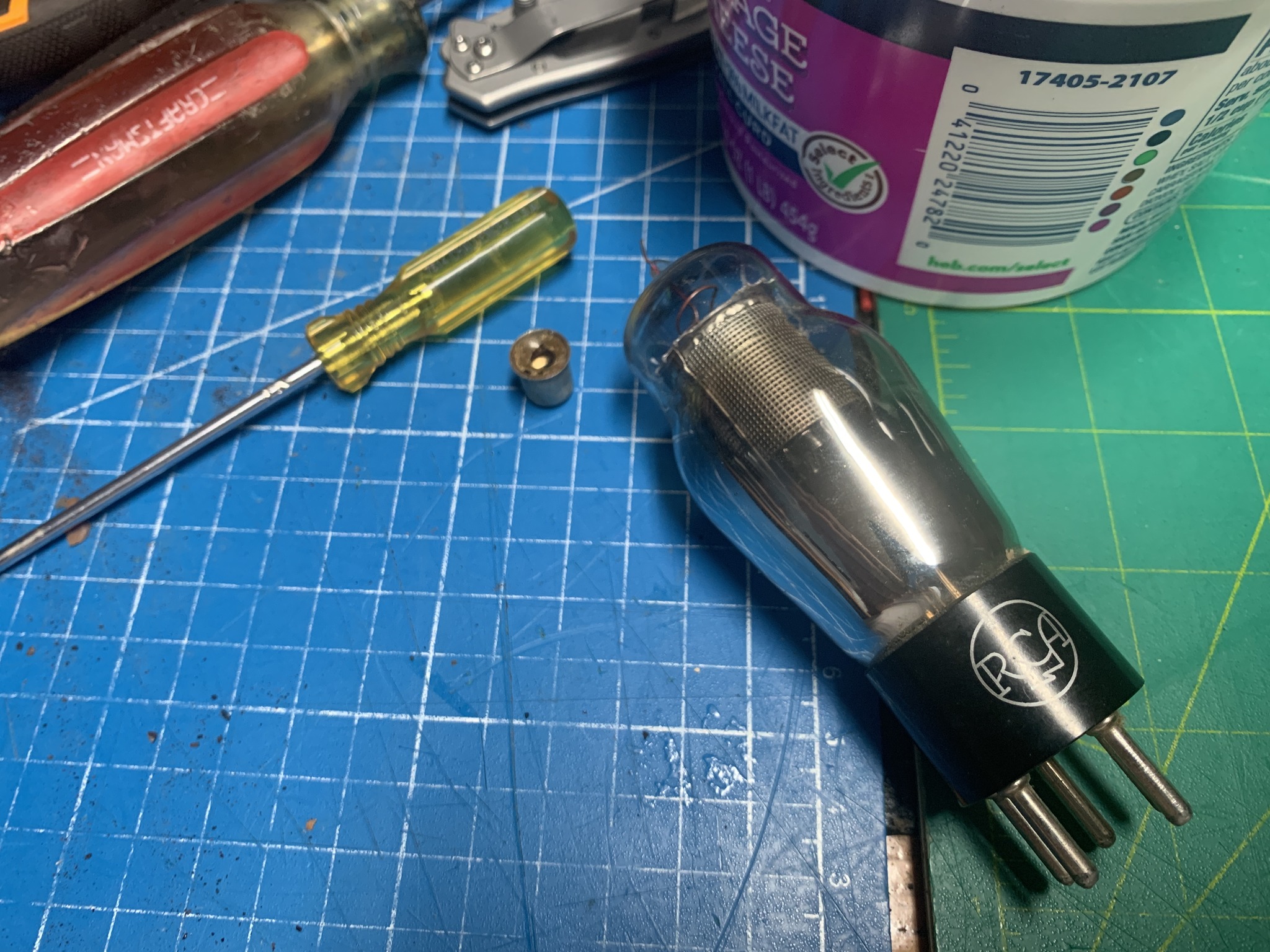 Repairing a KO PS-87 servo with glued cap and split spine