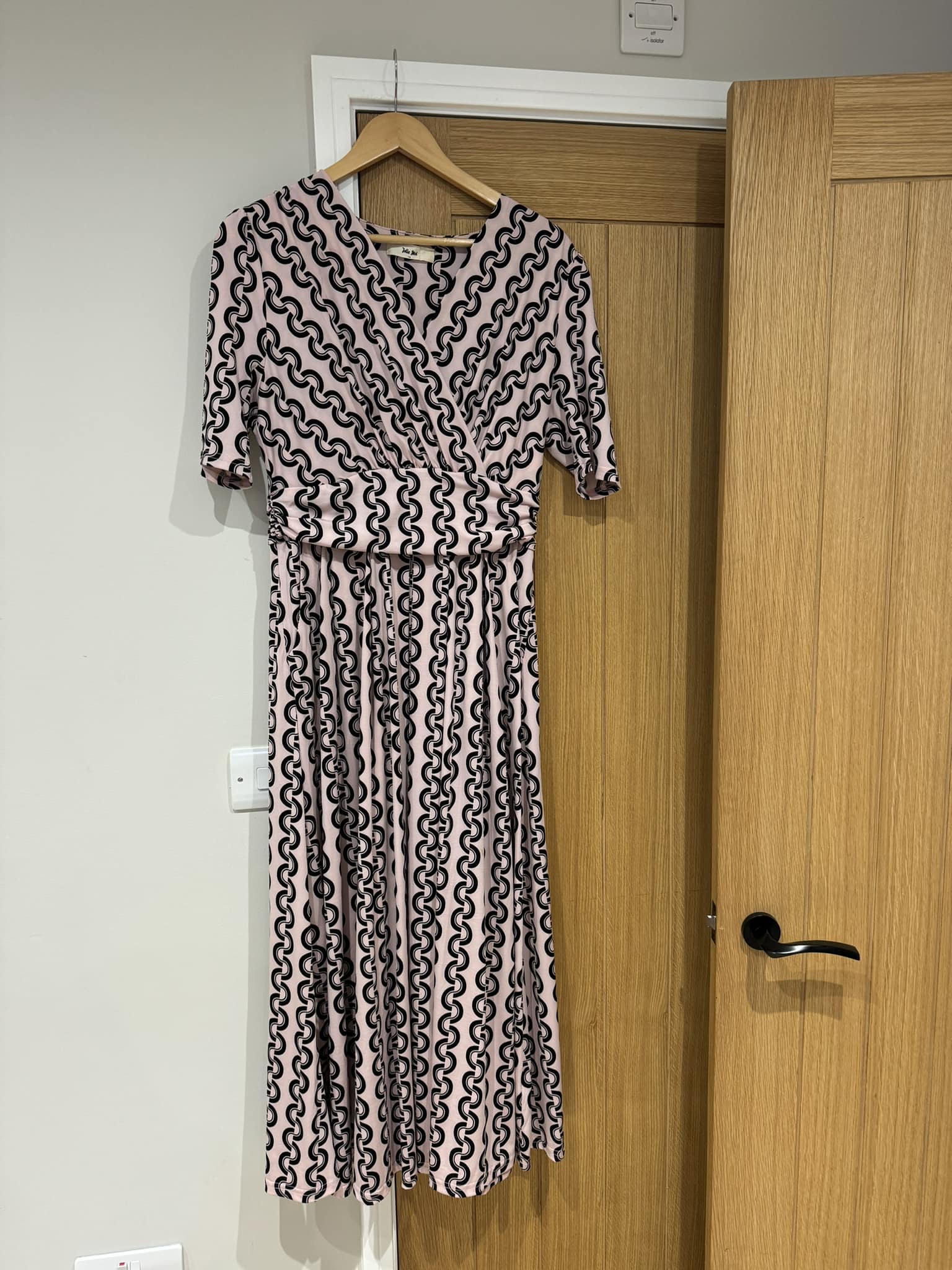 what colour bag goes with rose gold dress Leanne - jewellery would you put this dress? I Can't decide if to go silver or gold? 🩷 Update : black shoes / lol Primary Fabric_100% Cotton