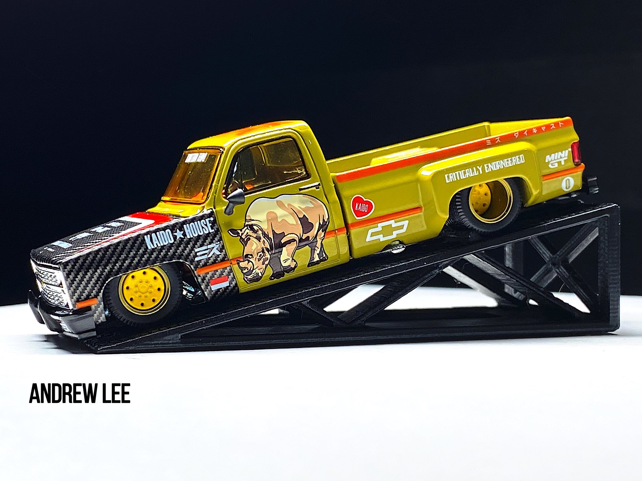 Mini GT X KaidoHouse X Mizu Diecast Chevrolet Silverado Sumatran