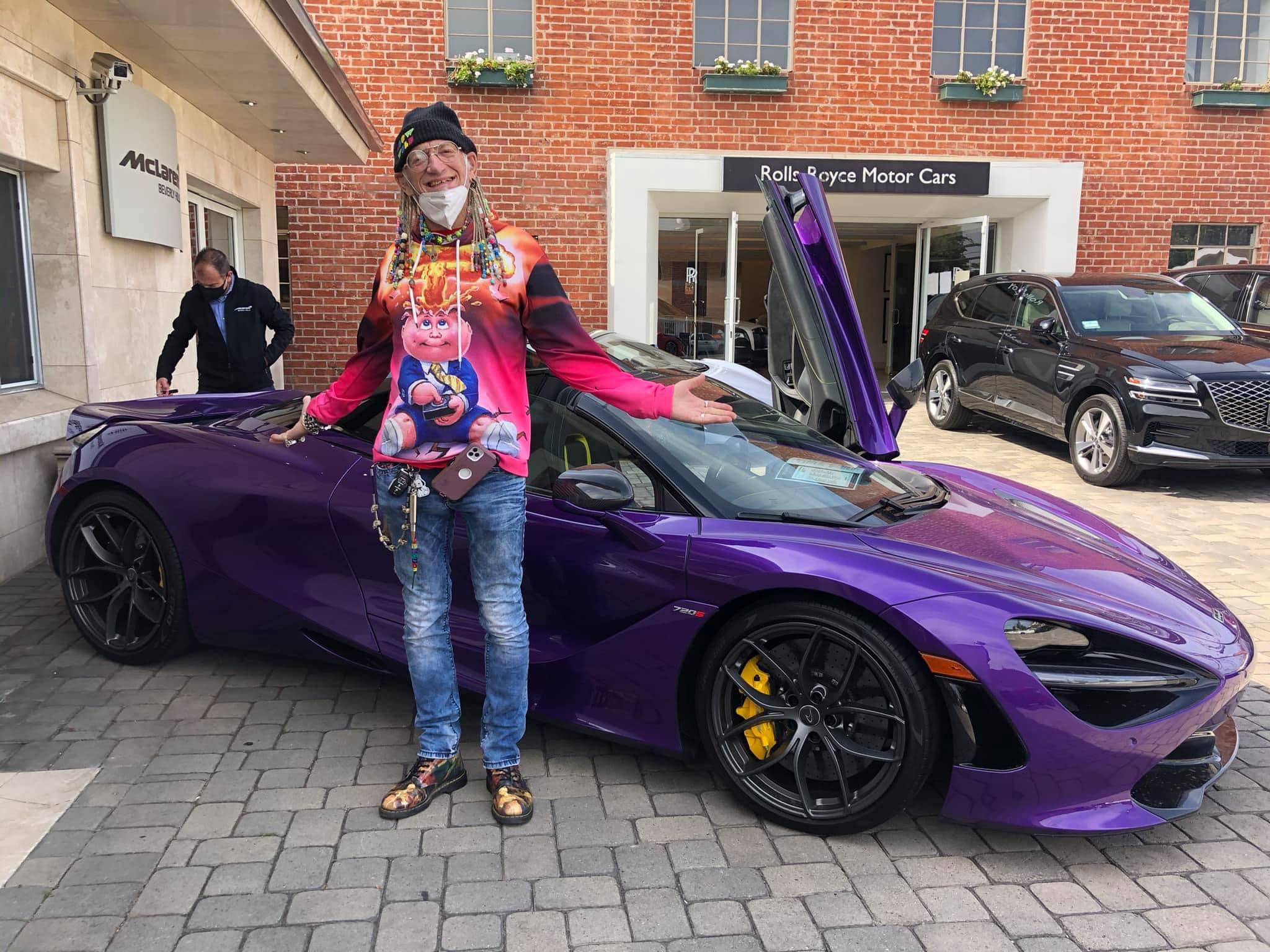 Who drove the blue McLaren 720s to the FC game?