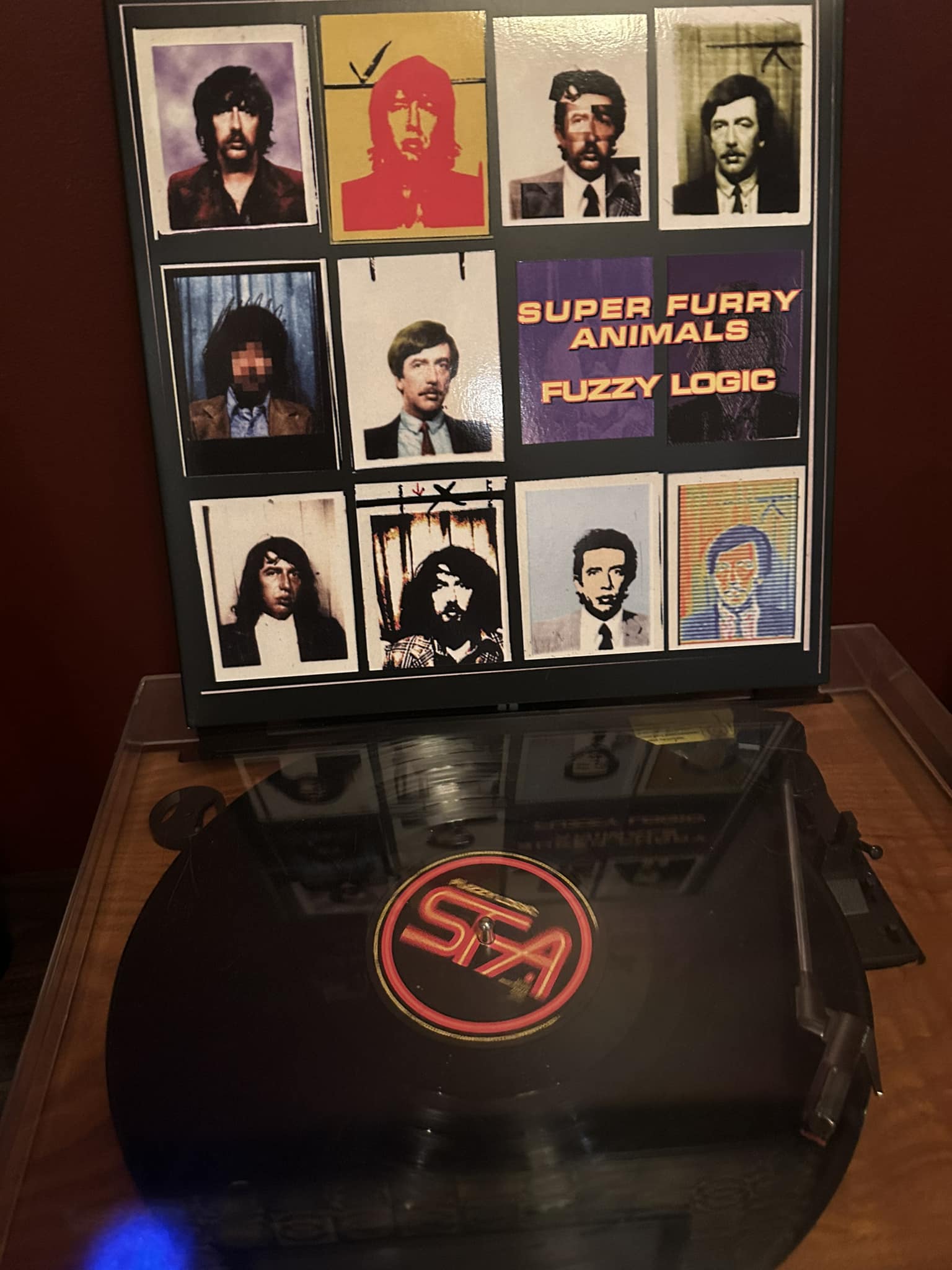 Super Furry Animals - Fuzzy Logic. Great band, great times
